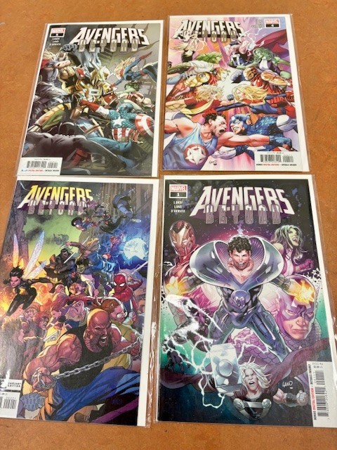 Marvel Comics Avengers ~ Lot of 52 ~ Excellente in plastic protectors