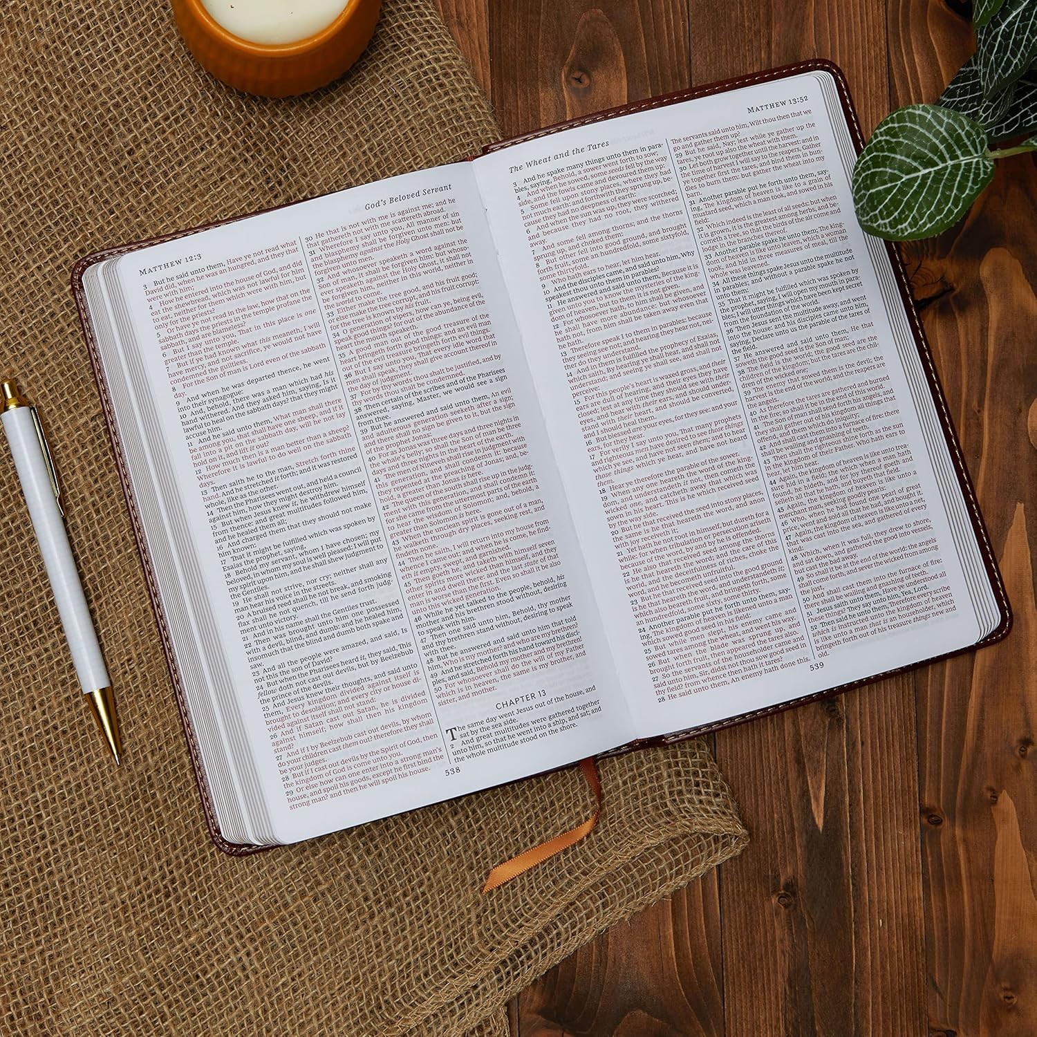 KJV Holy Bible: Black Leather-Look, Red Letter, Comfort Print Edition