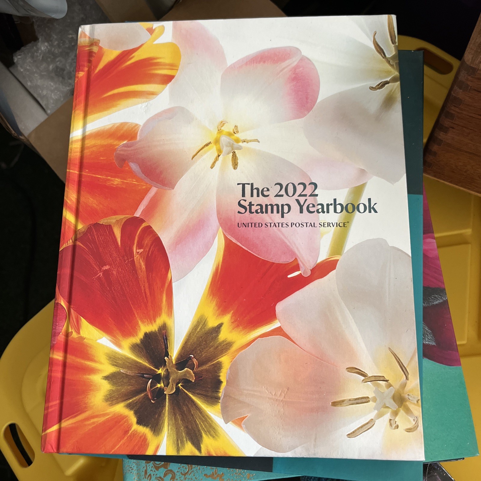 lot 8 stamp postal yearbook , 1994-2000-2017-2018-2019-2021- 2022-2023