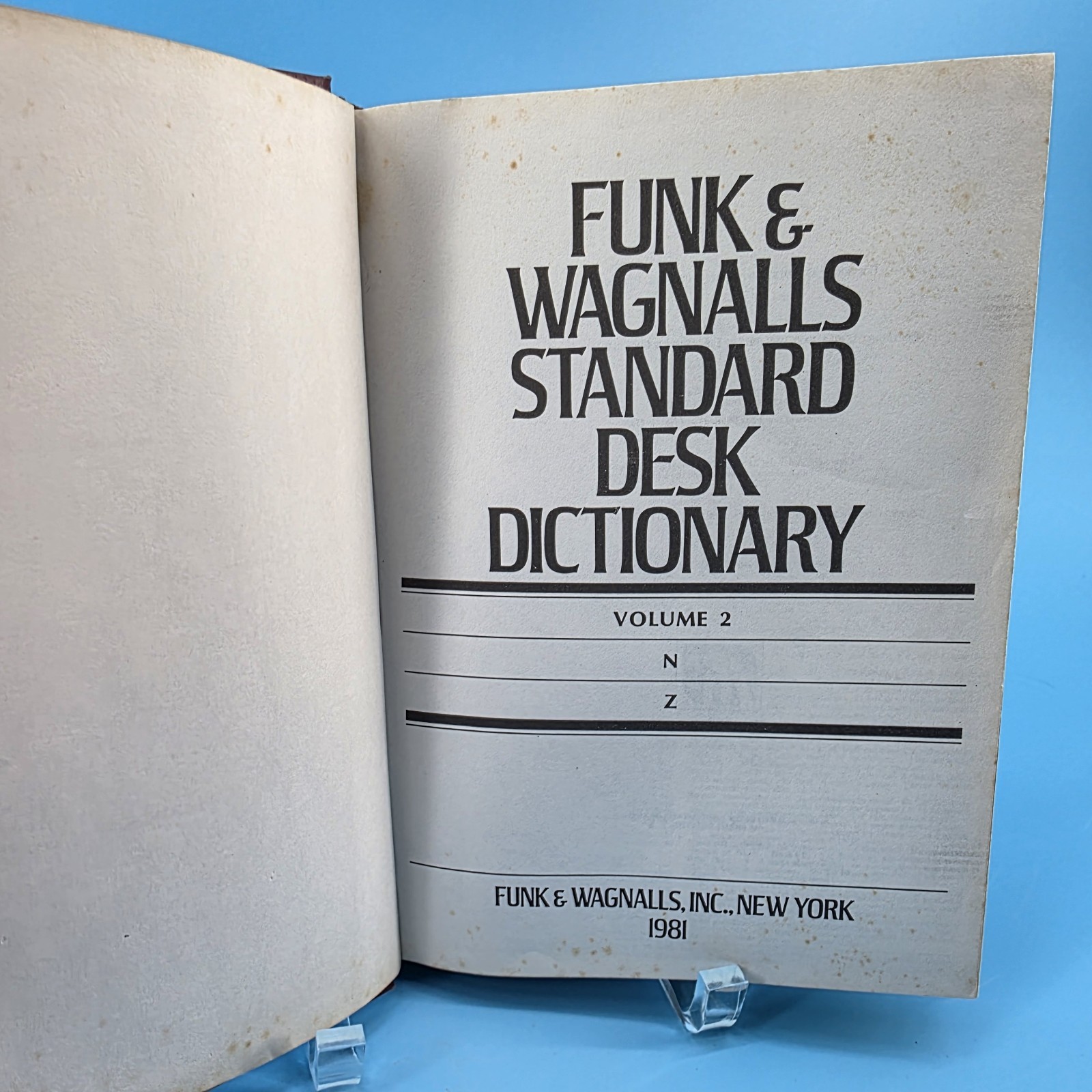 Vintage Funk And Wagnalls Standard 1981 Desk Dictionary Set Volume 1 &2