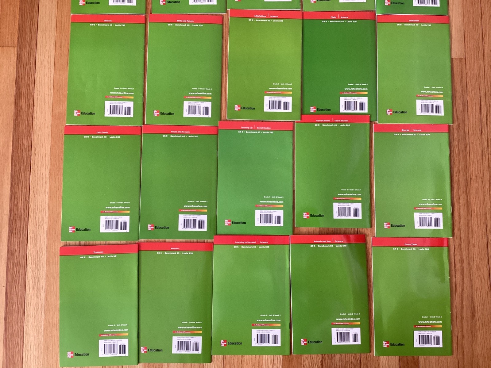 MCGRAW HILL WONDERS LEVELED READERS / GRADE 3 / BEYOND / 30 BOOKS