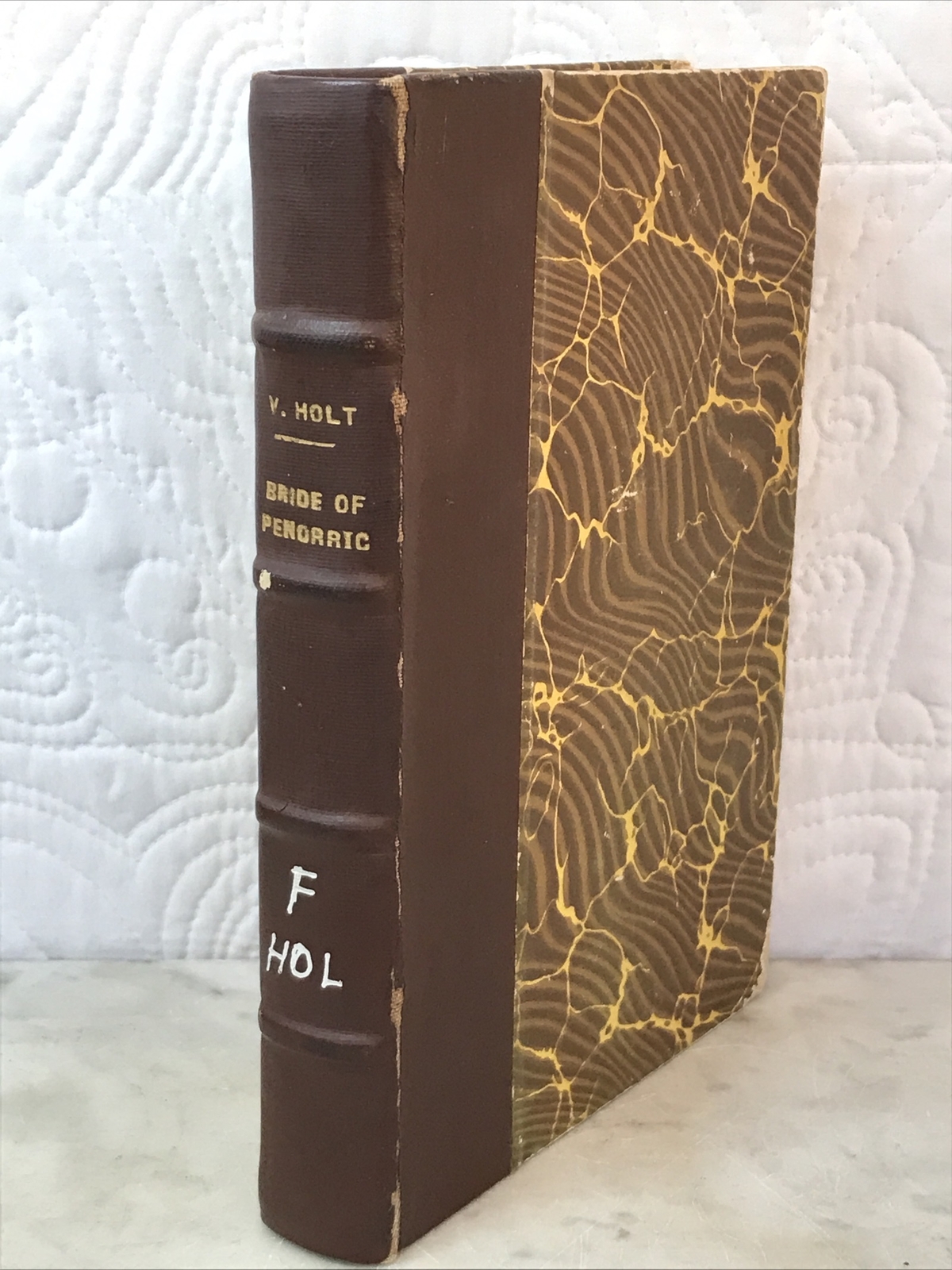 Vintage 1963 Bride of Pendorric by Victoria Holt Marbled Hardcover 1st edition
