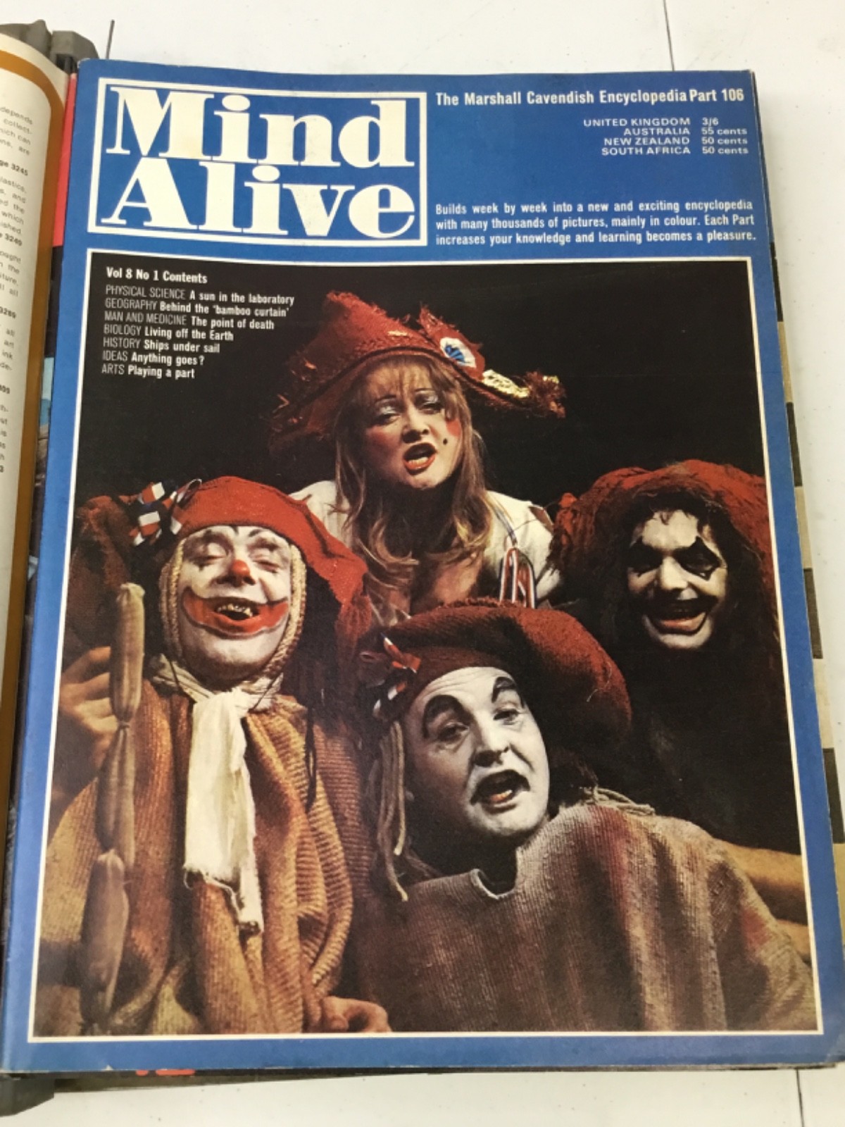 Mind Alive Encyclopedia Complete Set 8 Vol + Index. 1968-70 Binders