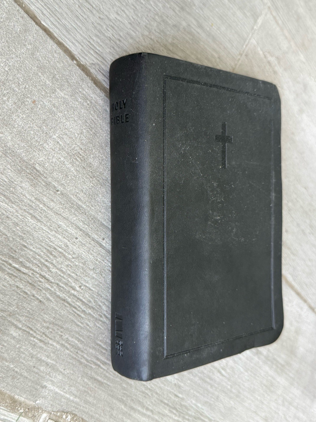✝️ Holy Bible NIV Compact Pocket Bible Zondervan Maps Leather
