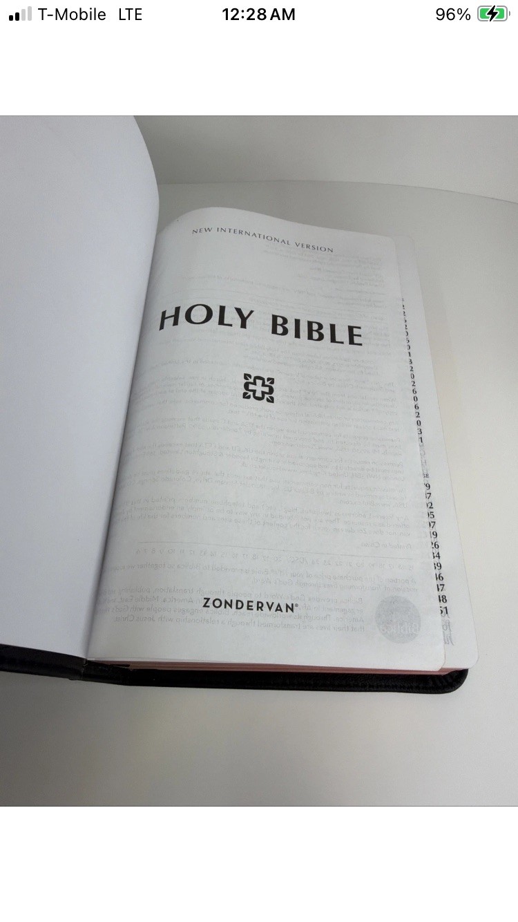 NIV, Giant Print Compact Bible, Giant Print, Premium Leather, Black – Excellent