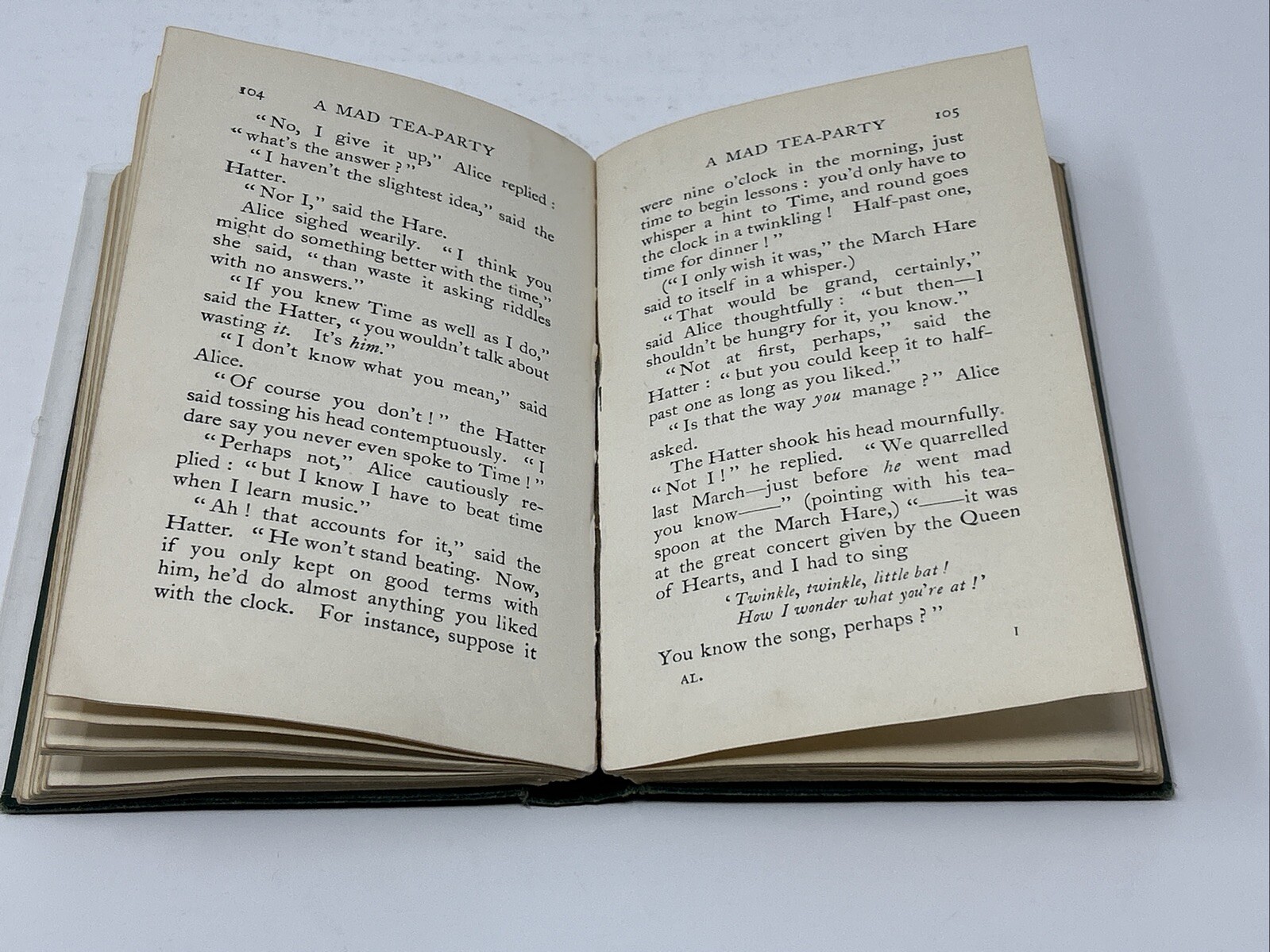 1932 MacMillan ALICE’S Adventures IN WONDERLAND RARE CENTENARY EDITION