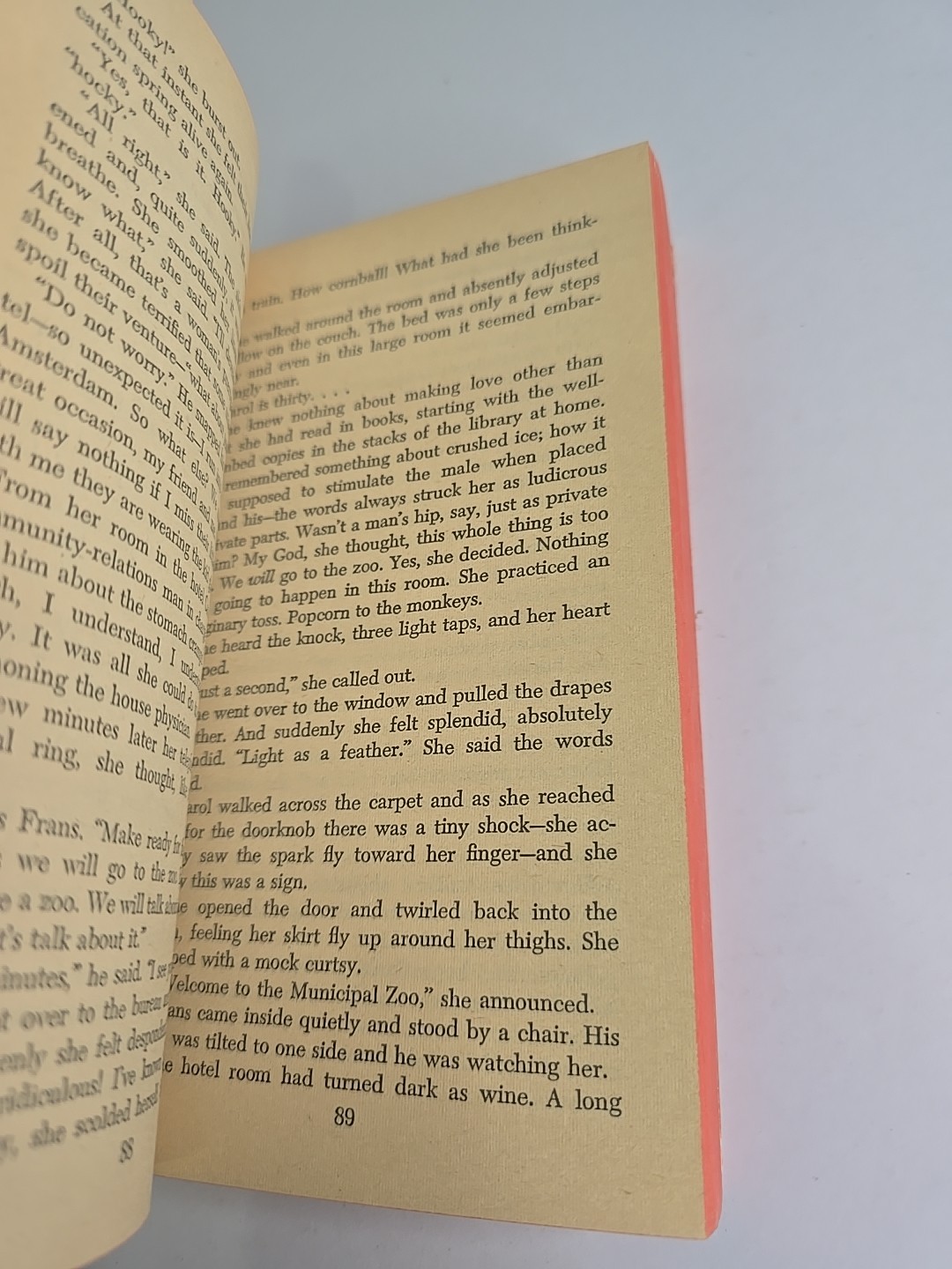 50 Wall Street by Vartanig G. Vartan (1969 Avon W140) Vintage Business Pulp…