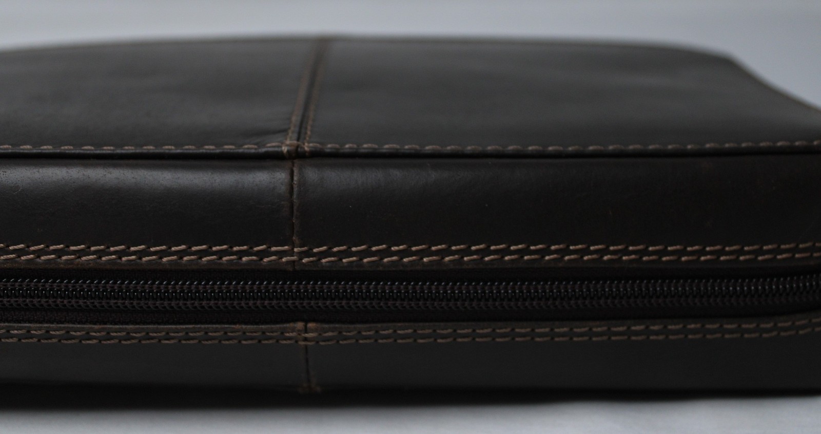 Hunter & Scribe Unisex Solid Buffalo Leather Bible Cover NC3 Dark Brown Large