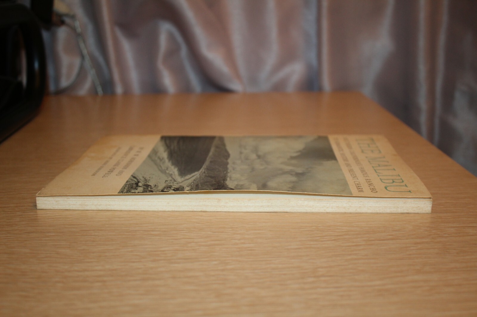 THE MALIBU Essays by W.W. Robinson Lawrence Clark Powell 1958 SIGNED Paperback