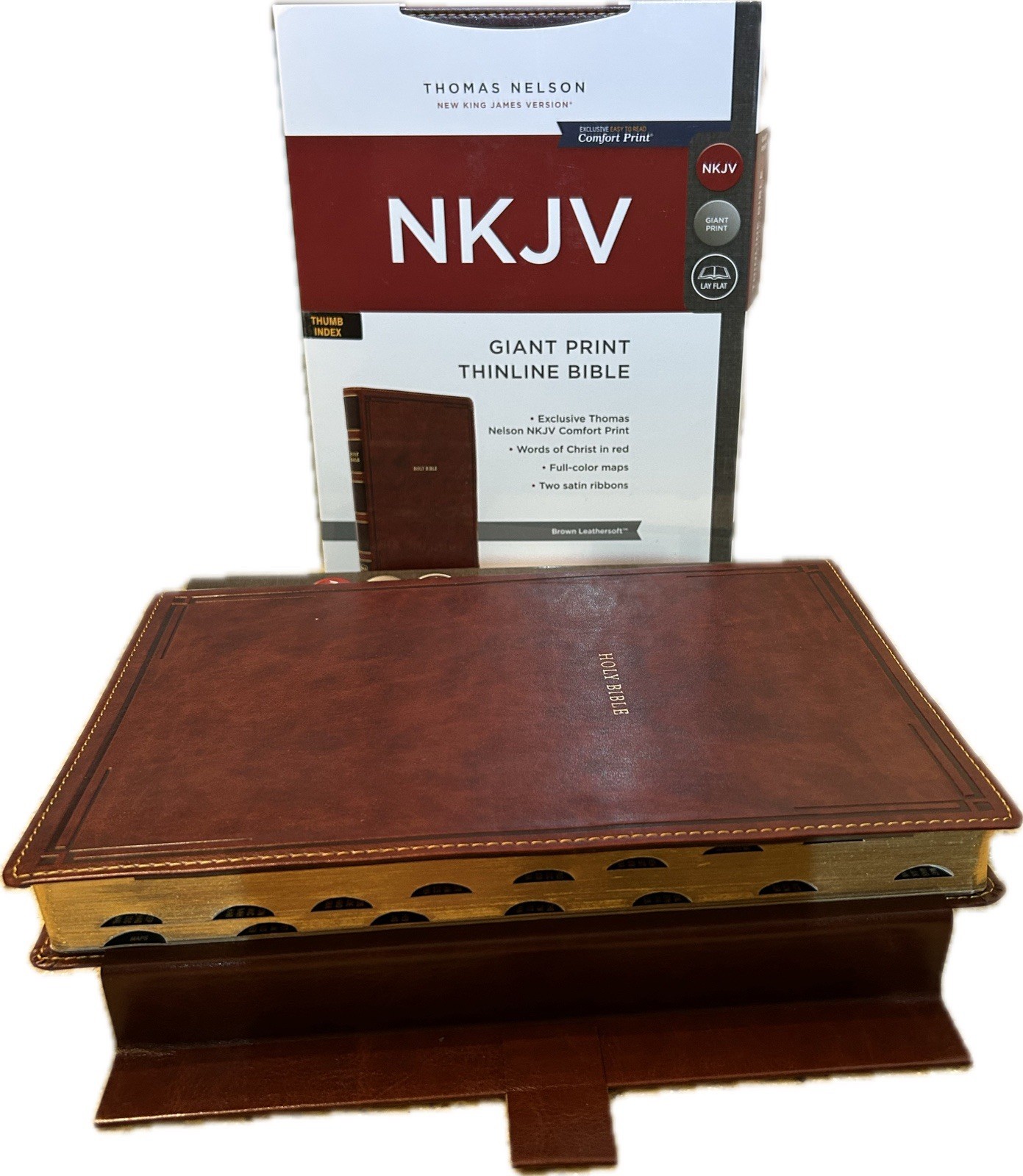 NKJV GIANT PRINT(12pt) MAGNETIC CLOSURE INDEXED Thinline Brown Leathersoft Bible