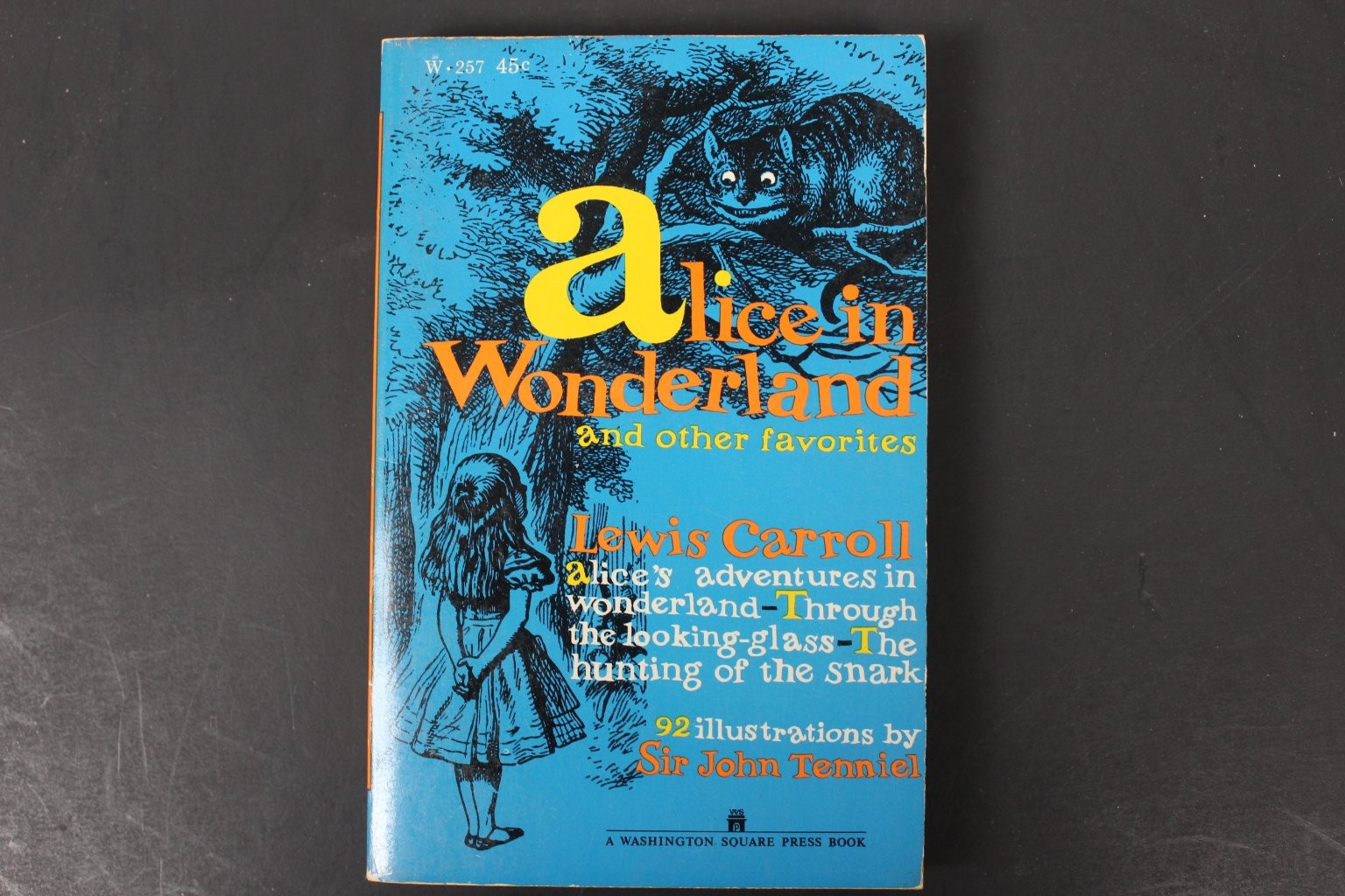 Alice in Wonderland Lewis Carroll 1967 Tenniel Illustrated Washington Square PB