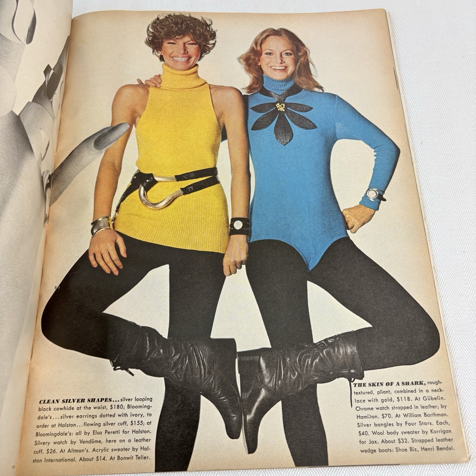 Vogue Magazine November 15, 1971 Patricia Dow Vintage 144 pages de la Renta