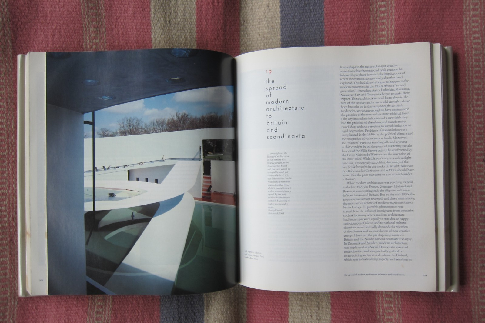 Modern Architecture Since 1900 Willliam JR Curtis Hardcover Dust Jacket Phaidon