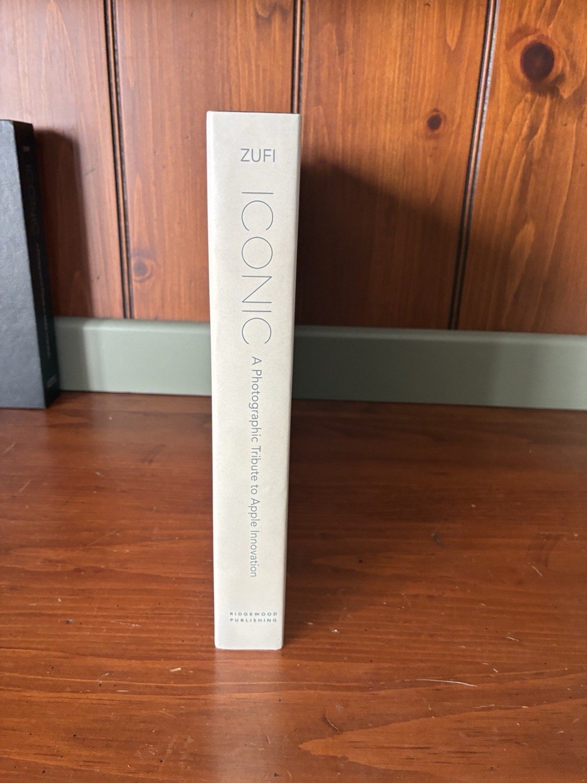 Iconic: A Photographic Tribute to Apple Innovation Jonathan Zufi HC W/ Slipcase