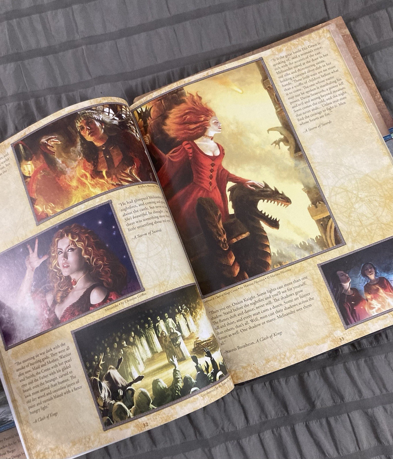 Game of thrones hard cover collectors set art maps history graphic novels
