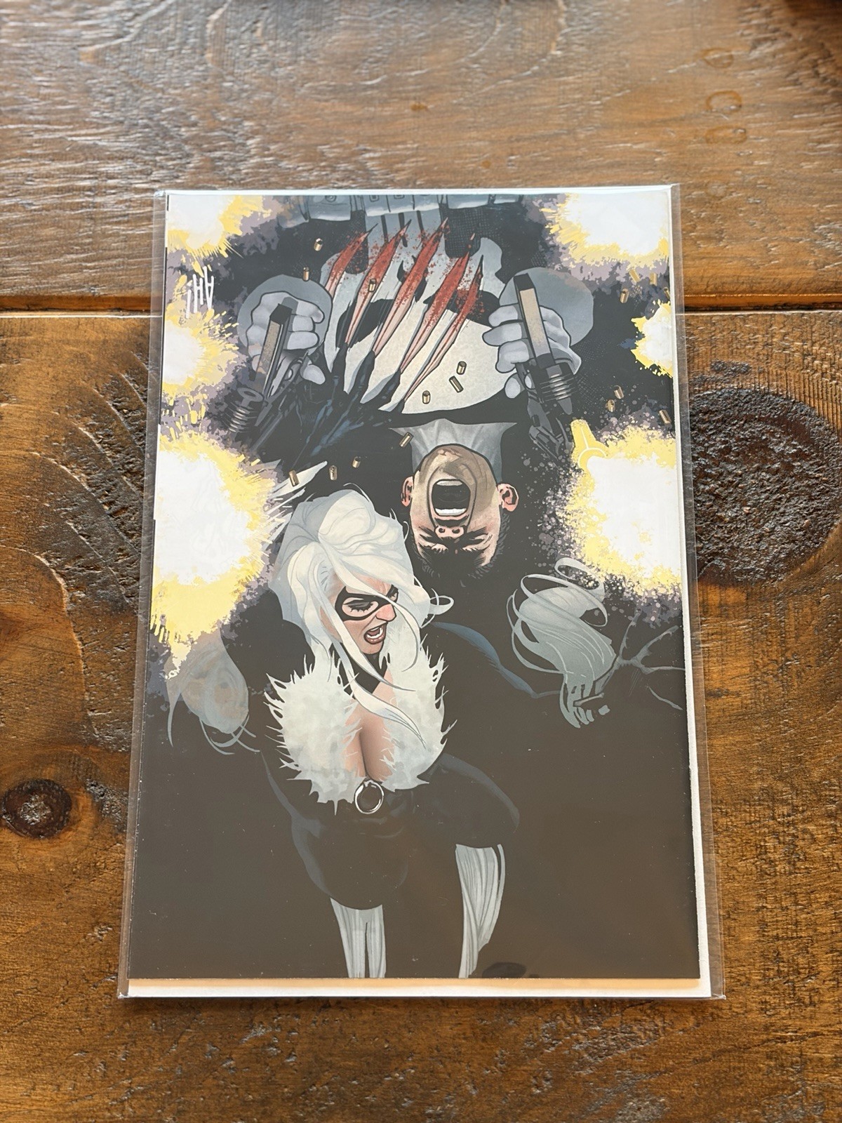 BLACK CAT #11 ADAM HUGHES Exclusive Virgin Variant LTD 3000