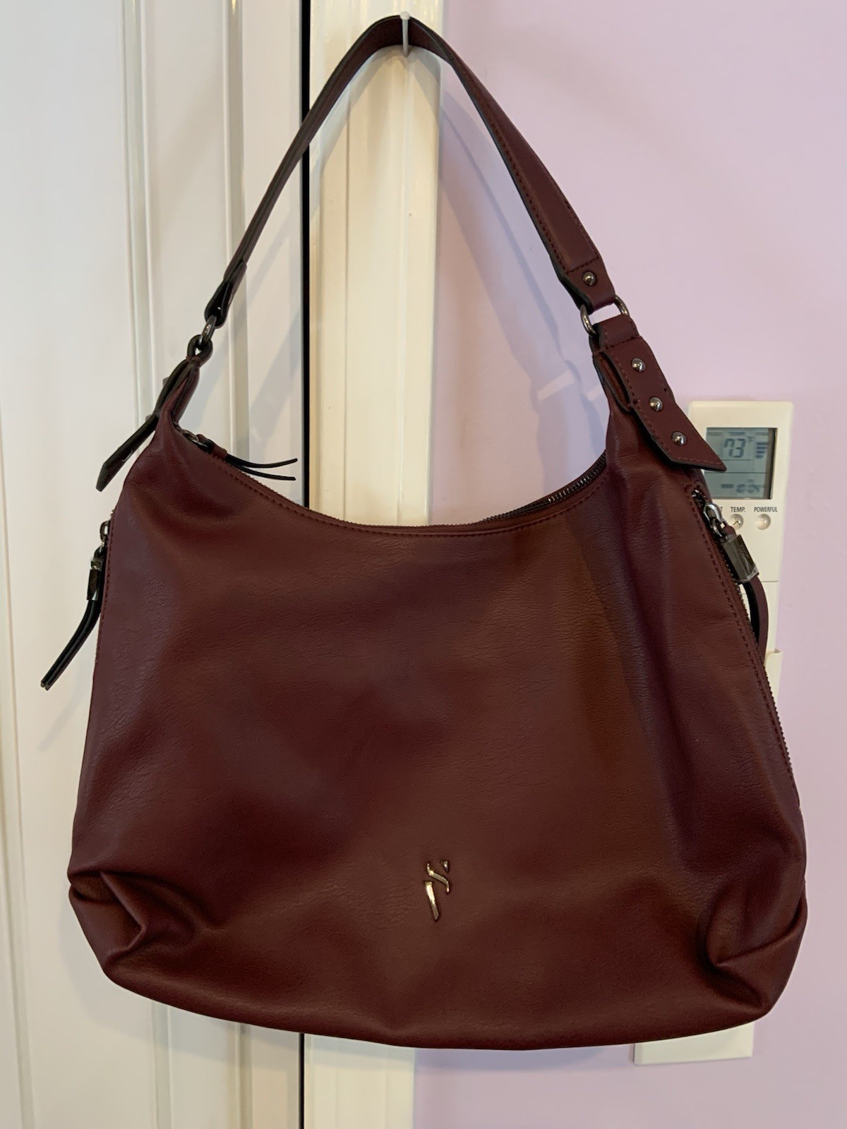 SIMPLY VERA By VERA WANG Burgundy Vegan Leather Hobo Shoulderbag Side Zip Pockts