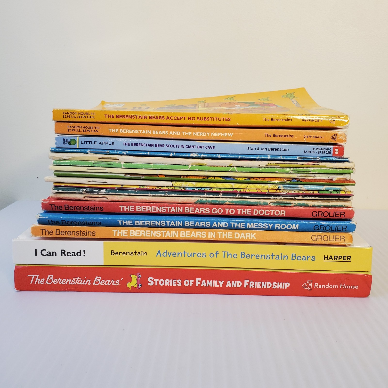 Lot of 17 Berenstain Bears Books by Stan and Jan Berenstain ~ Chapter & Picture