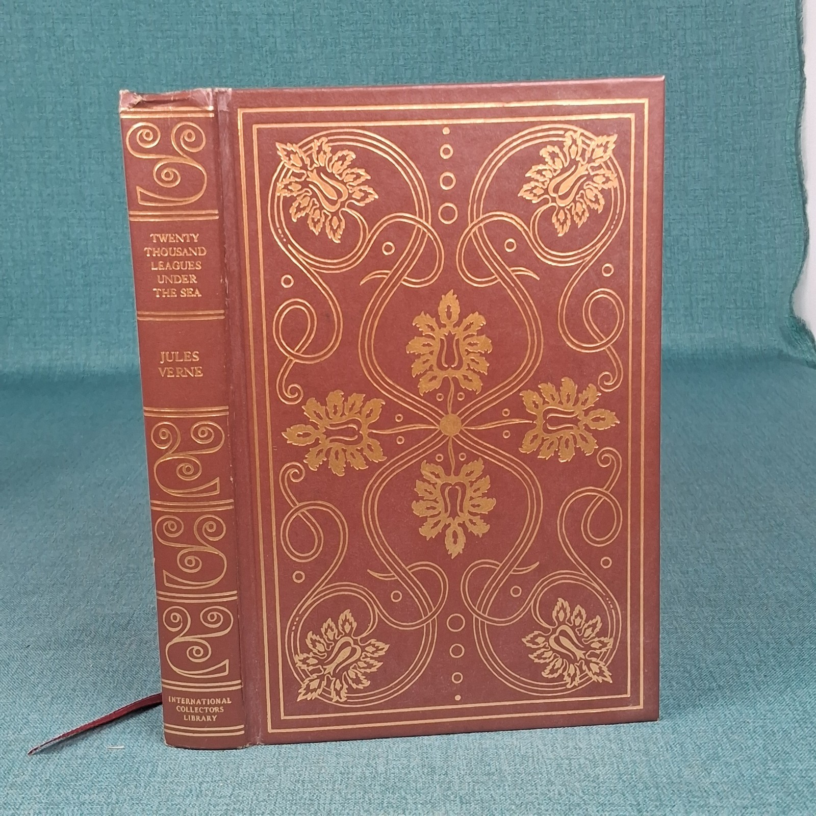 Twenty Thousand Leagues Under the Sea by Jules Verne 1957 Fine Editions Press
