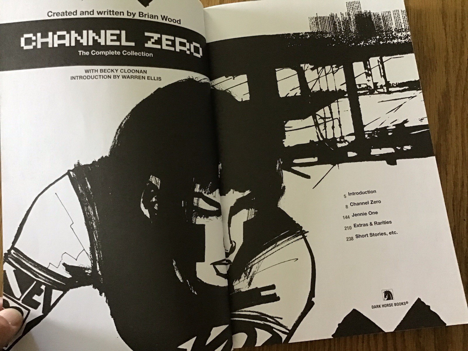 CHANNEL ZERO THE COMPLETE COLLECTION BY BRIAN WOOD & BECKY CLOONAN 296 PAGES!