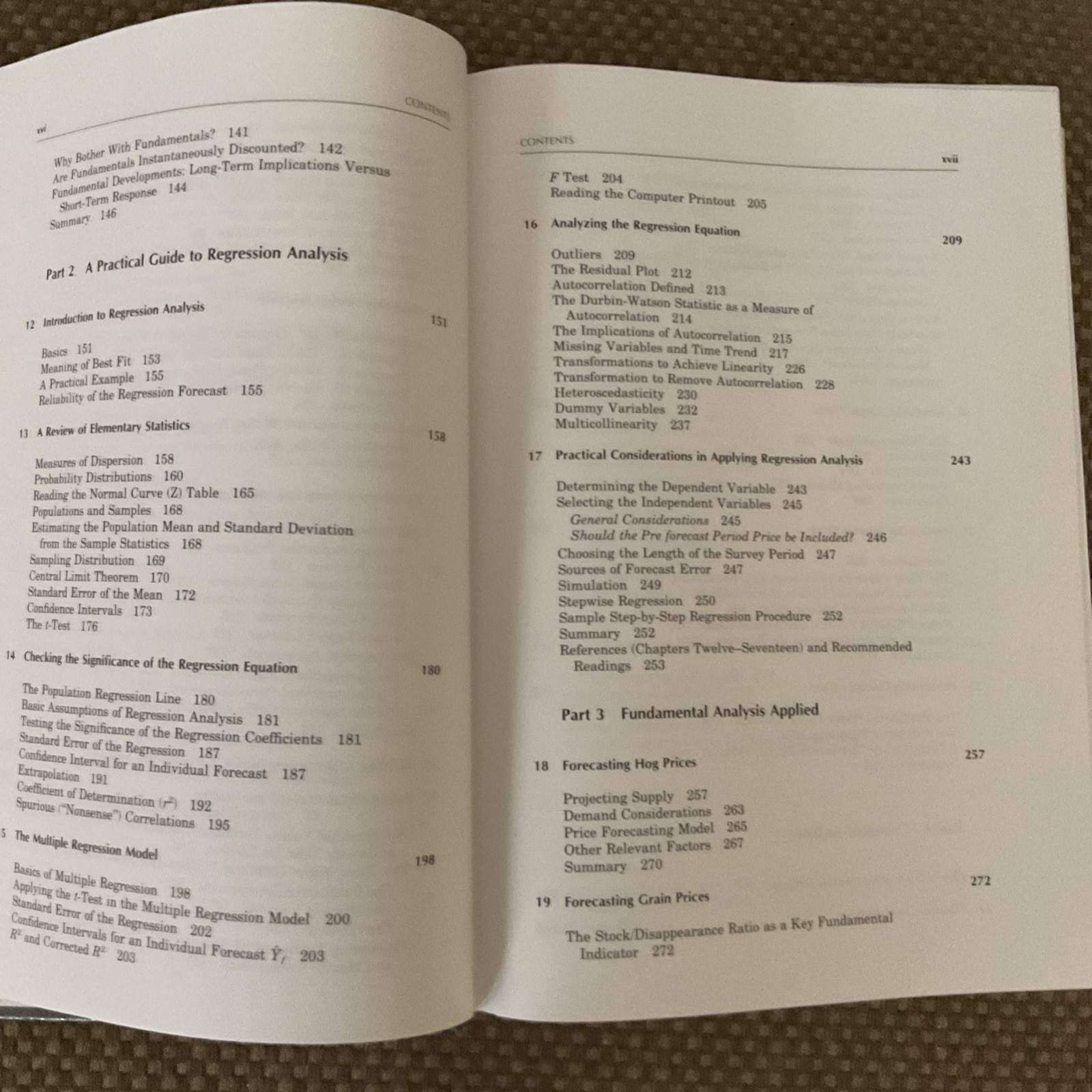 A Complete Guide to the Futures Markets: Trading & Options HC
