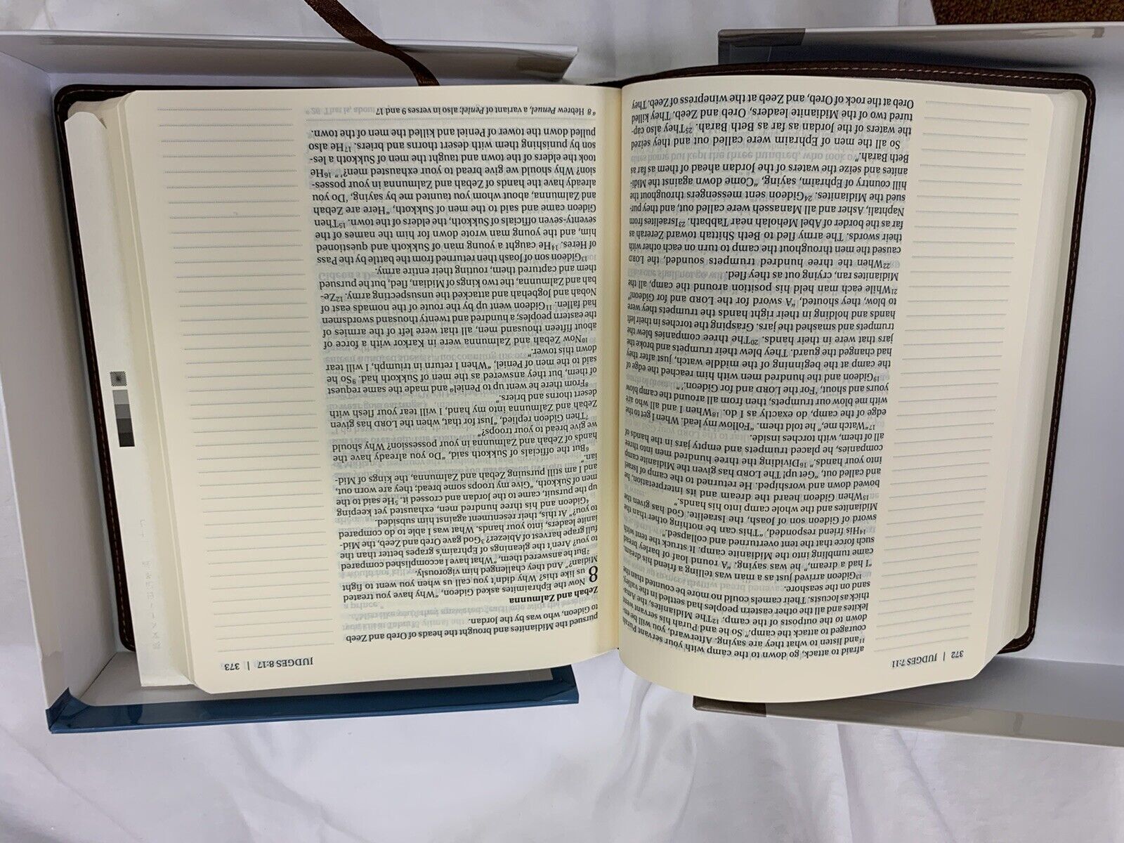 Journal the Word Bible : Reflect, Journal, or Create Art Next to Your…