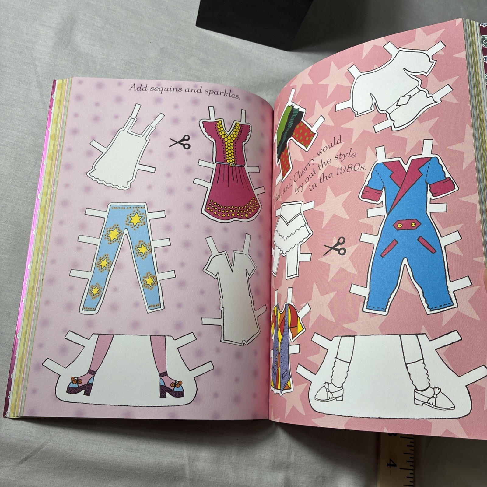 PDoodle Dolls 300 Outfits to Cut Out and Design Paper Doll Book Never Used