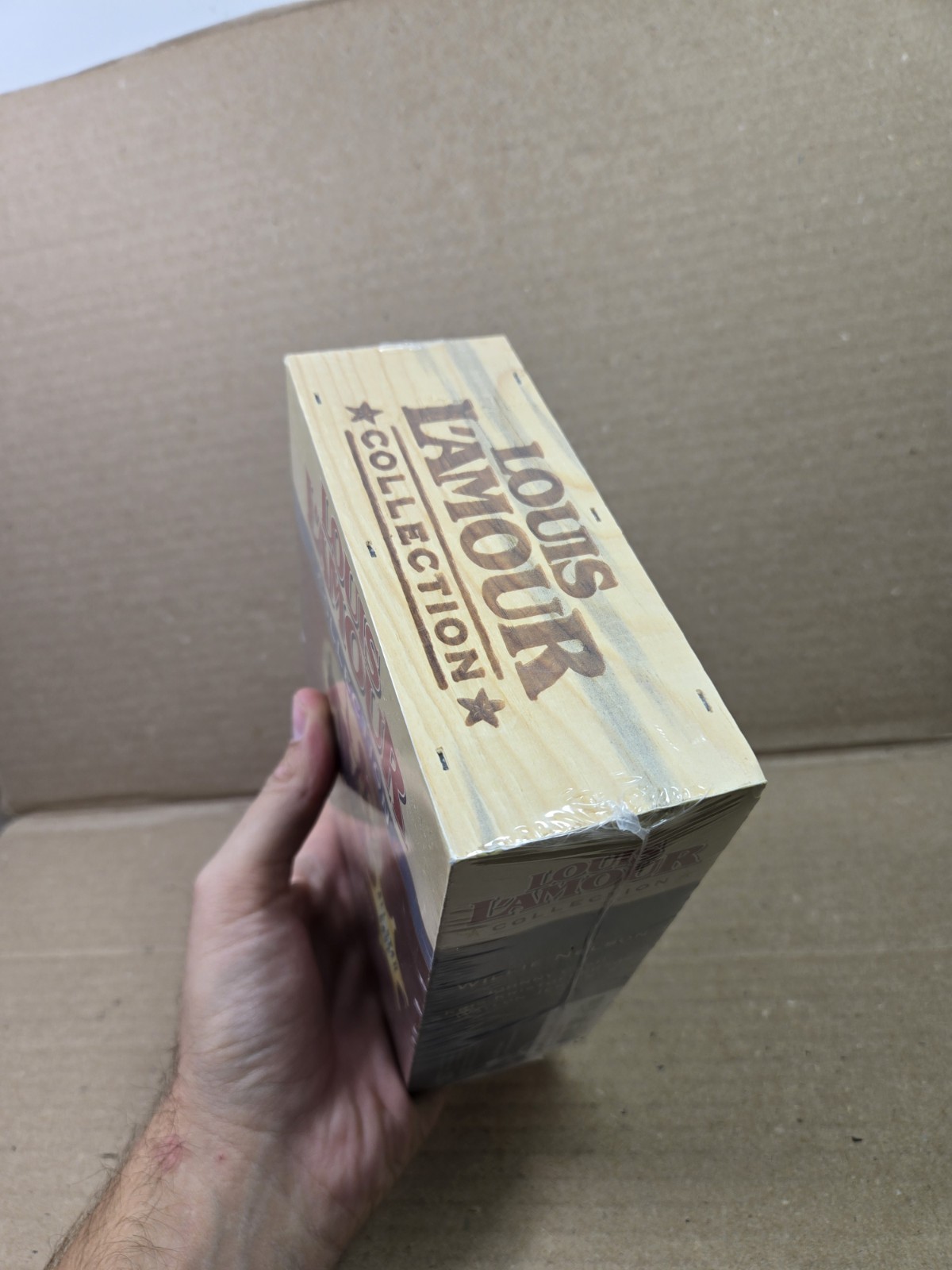 Louis L’Amour Collection 4-CD Audiobook Set w/Wooden Box Willie Nelson Brand New