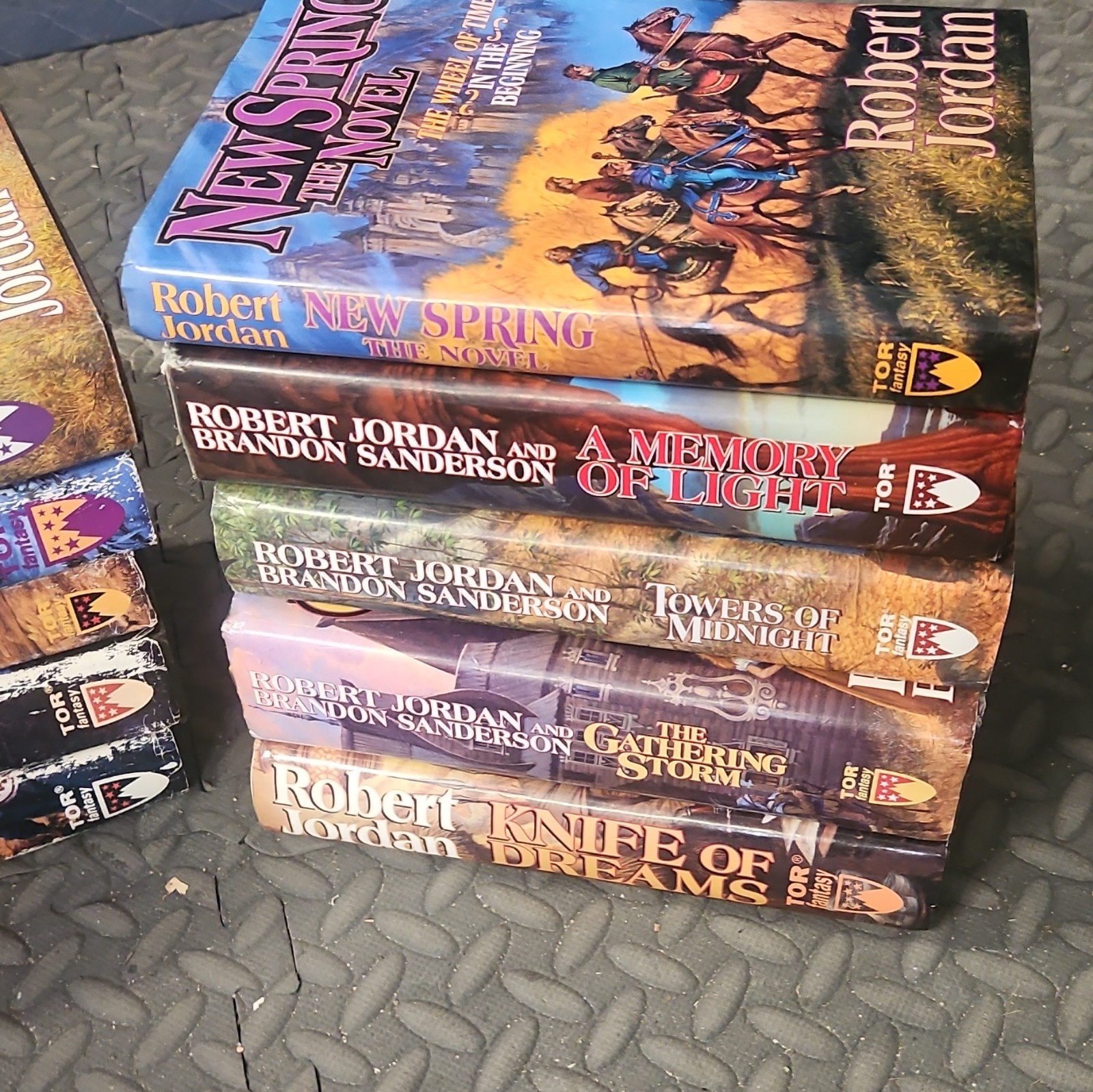 Robert Jordan/Brandon Sanderson Wheel of Time Hardcover Lot Tor DJ