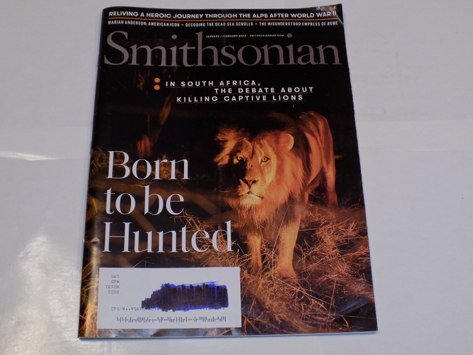 Smithsonian Magazine January February 2023 South Africa Killing Lions Born Hunt