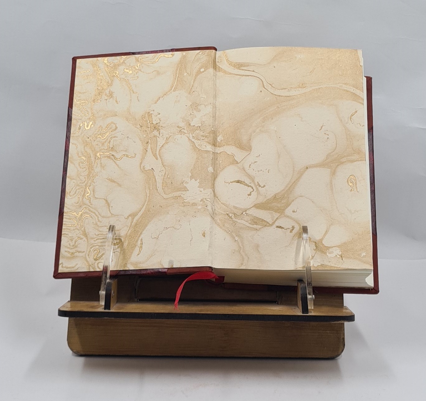 Magick In theory and practice 1929 [LEATHER BOUND]