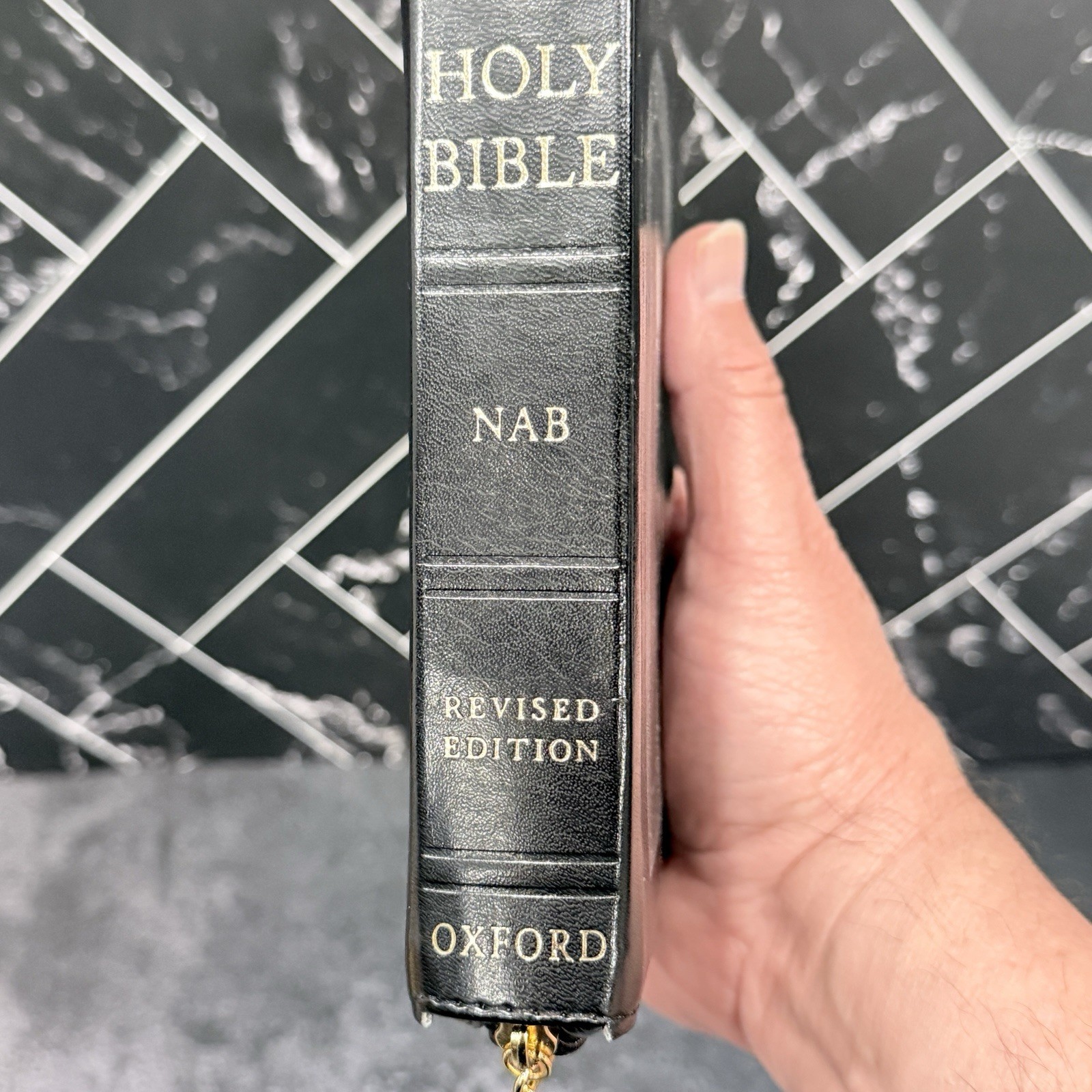 Oxford Holy Bible Revised NAB Leather Zipper Gold Gilded Pages
