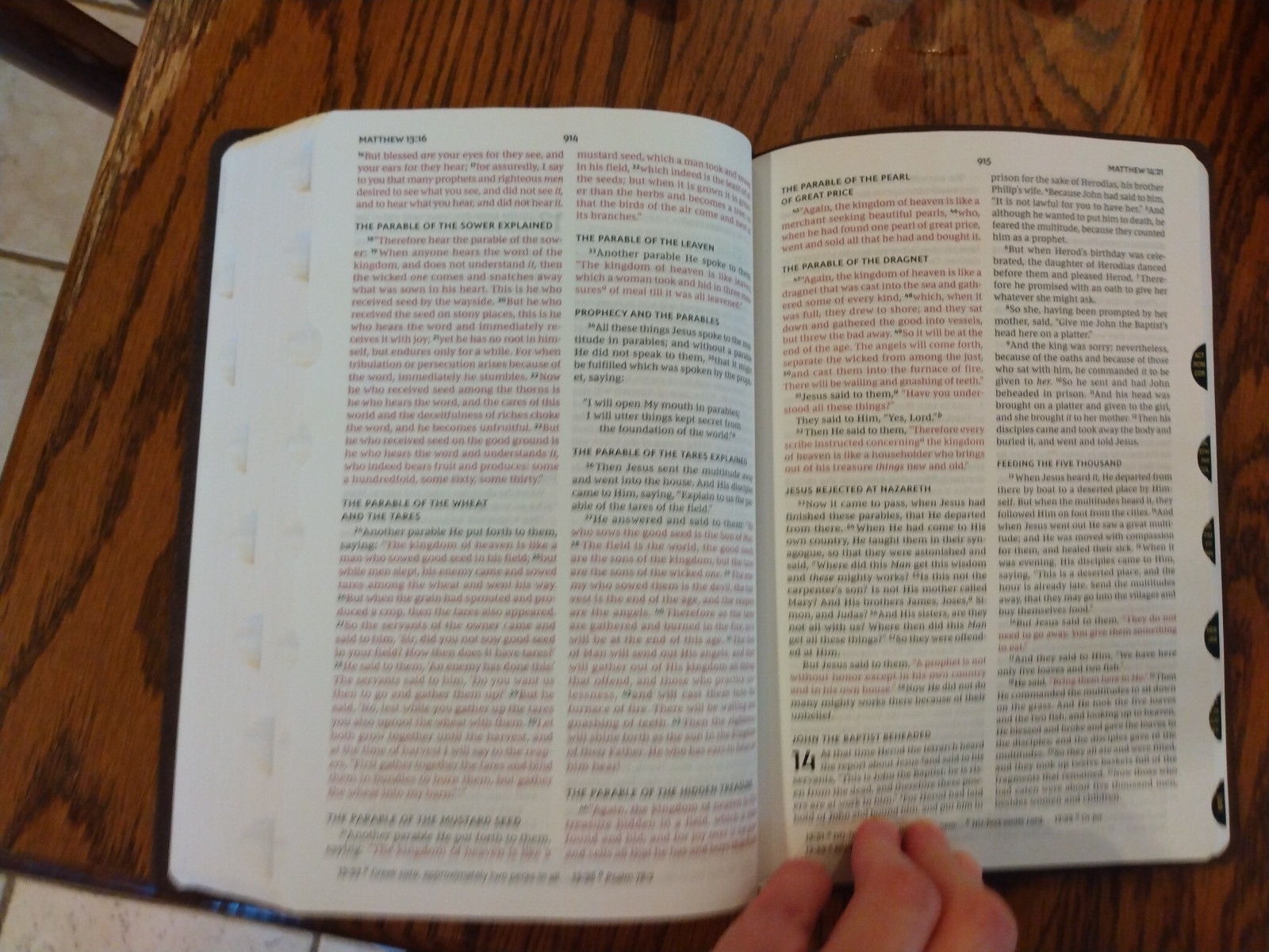 NKJV LARGE PRINT Thinline Bible Thumb Indexed- $134.99 Retail – Genuine Leather