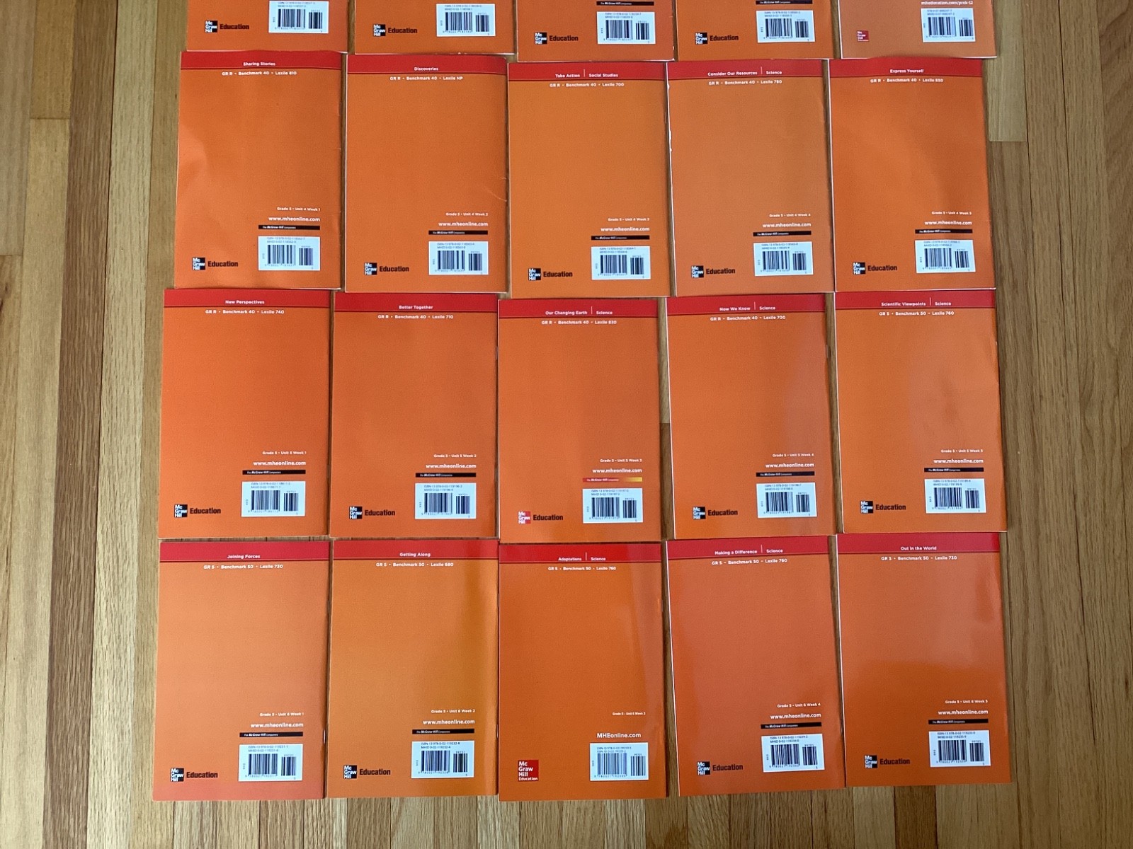MCGRAW HILL WONDERS LEVELED READERS / GRADE 5 / APPROACHING / 30 BOOKS