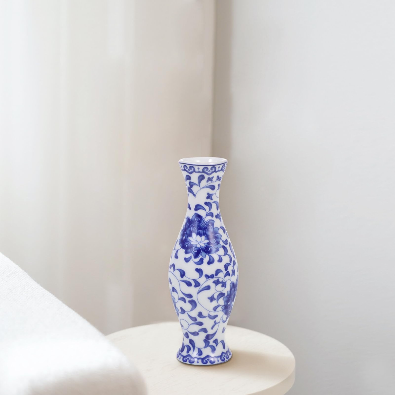 HOMSFOU Blue and White Porcelain Vase Hand-Painted Chinoiserie 13.5X5CM,