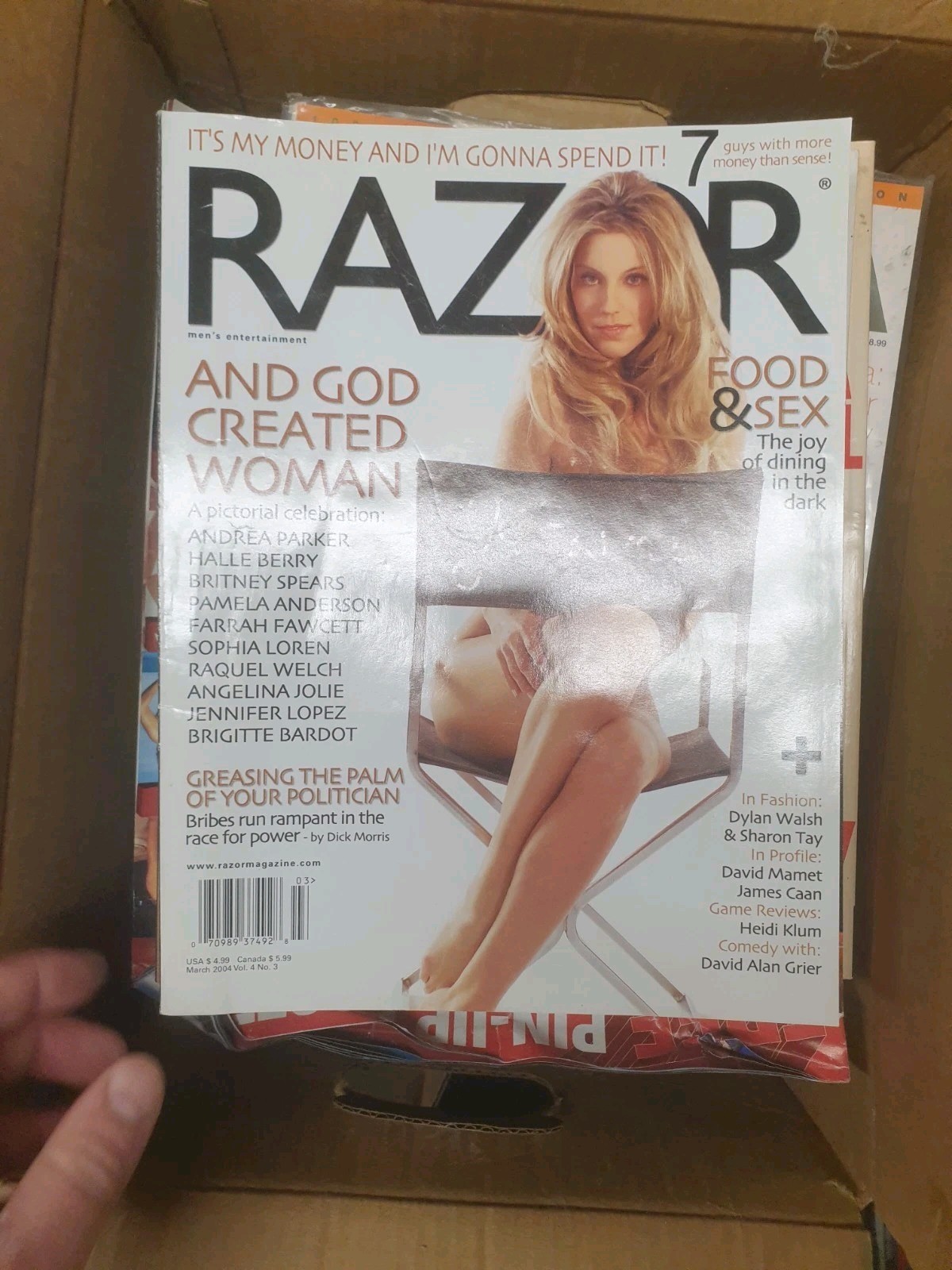 Lot of 8 – Vintage Early 2000’s Razor Style & Substance Men’s Magazine 2002-2005