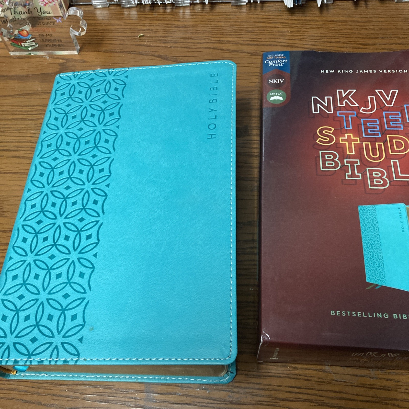 NKJV, Teen Study Bible, Leathersoft, Teal, Comfort Print NIB