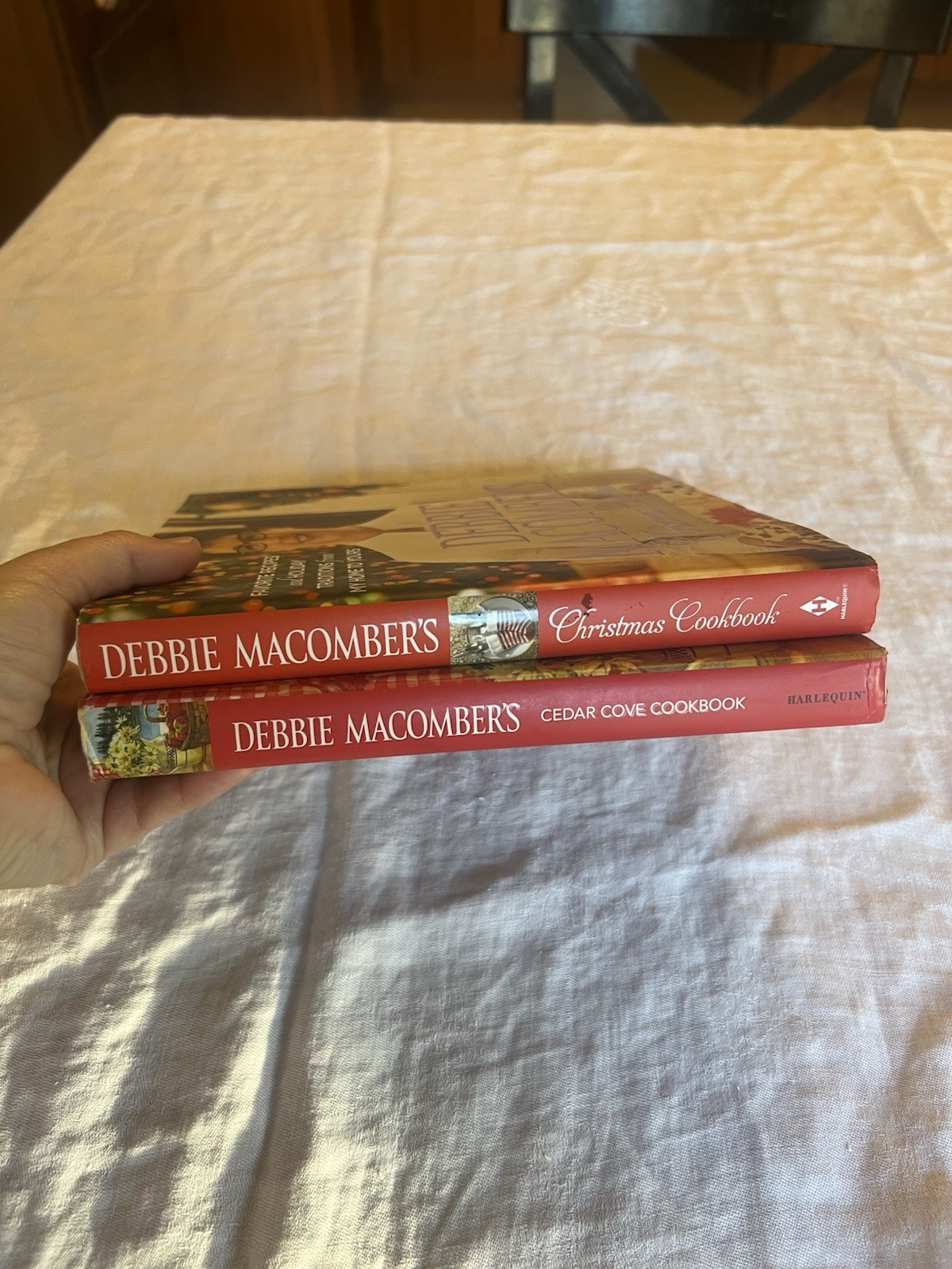 Set Of Two Debbie Macomber Cedar Cove Hardback Cookbooks