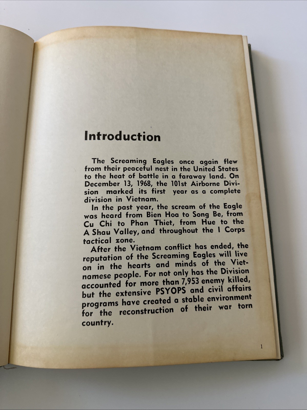 Vietnam War US Army Yearbook for the 101st Airborne Division in Vietnam 1968