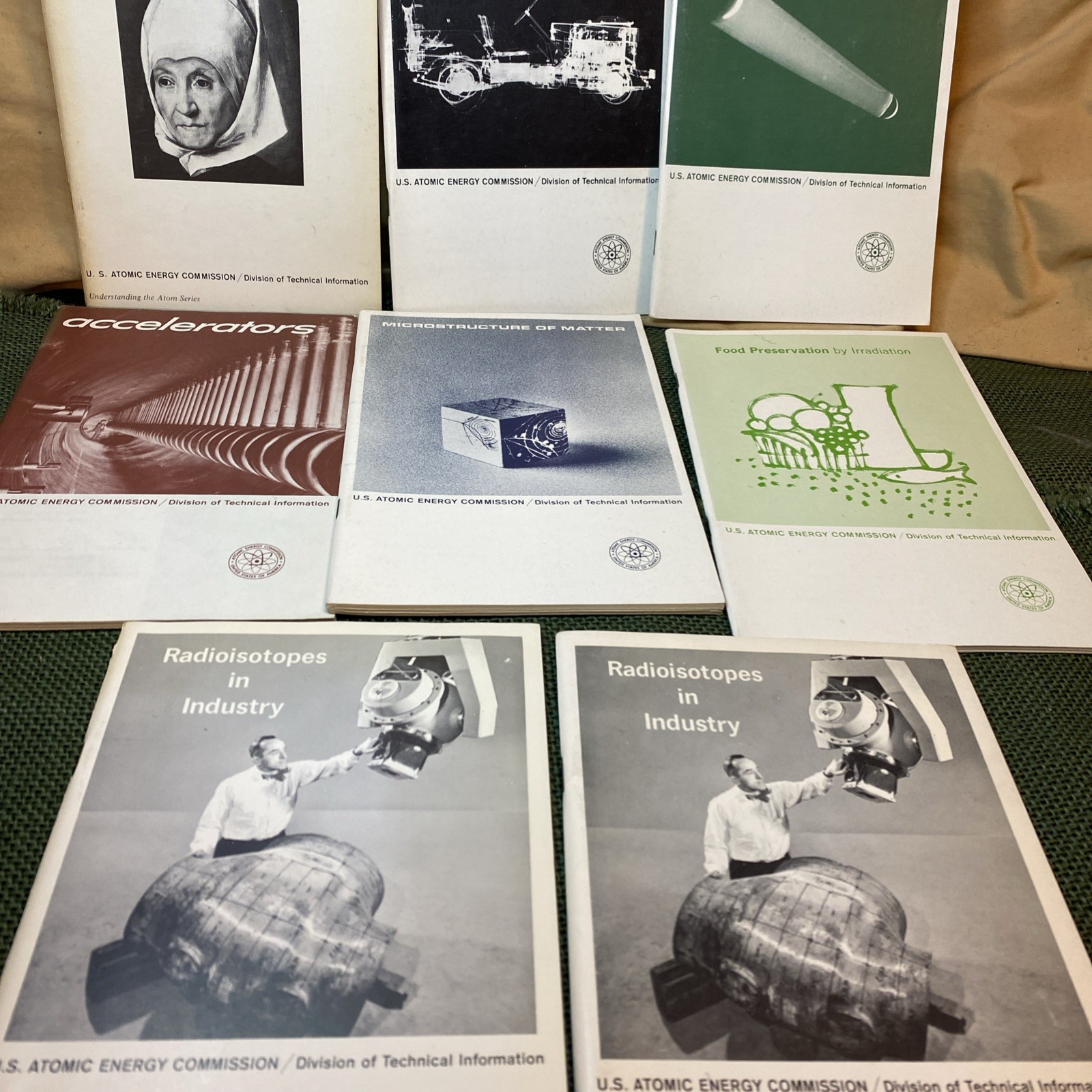 Lot of (8) Vintage 1960s US Atomic Energy Commission Booklets See Photos