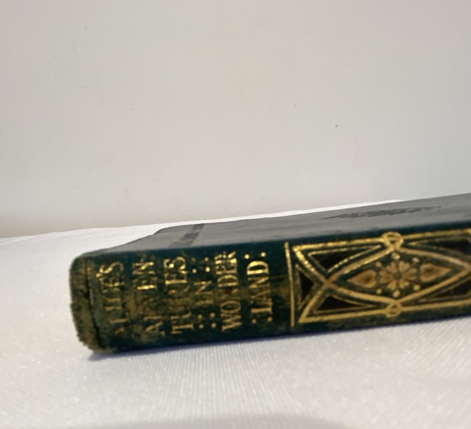 Alice’s Adventures in Wonderland 1910 Lewis Carroll John Tenniel Macmillan Gilt