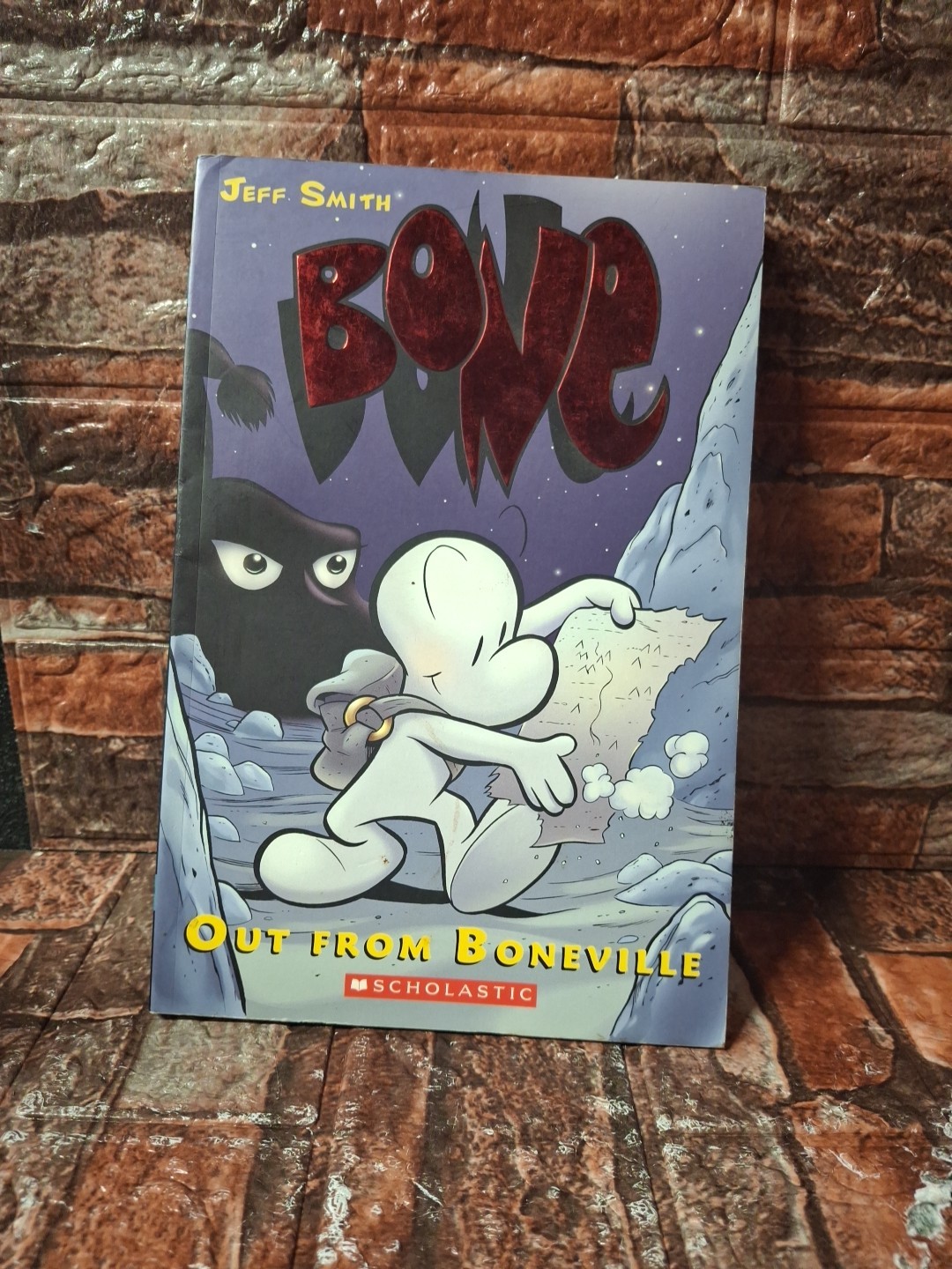 Out from Boneville: a Graphic Novel (BONE #1) by Jeff Smith (2005, Trade…