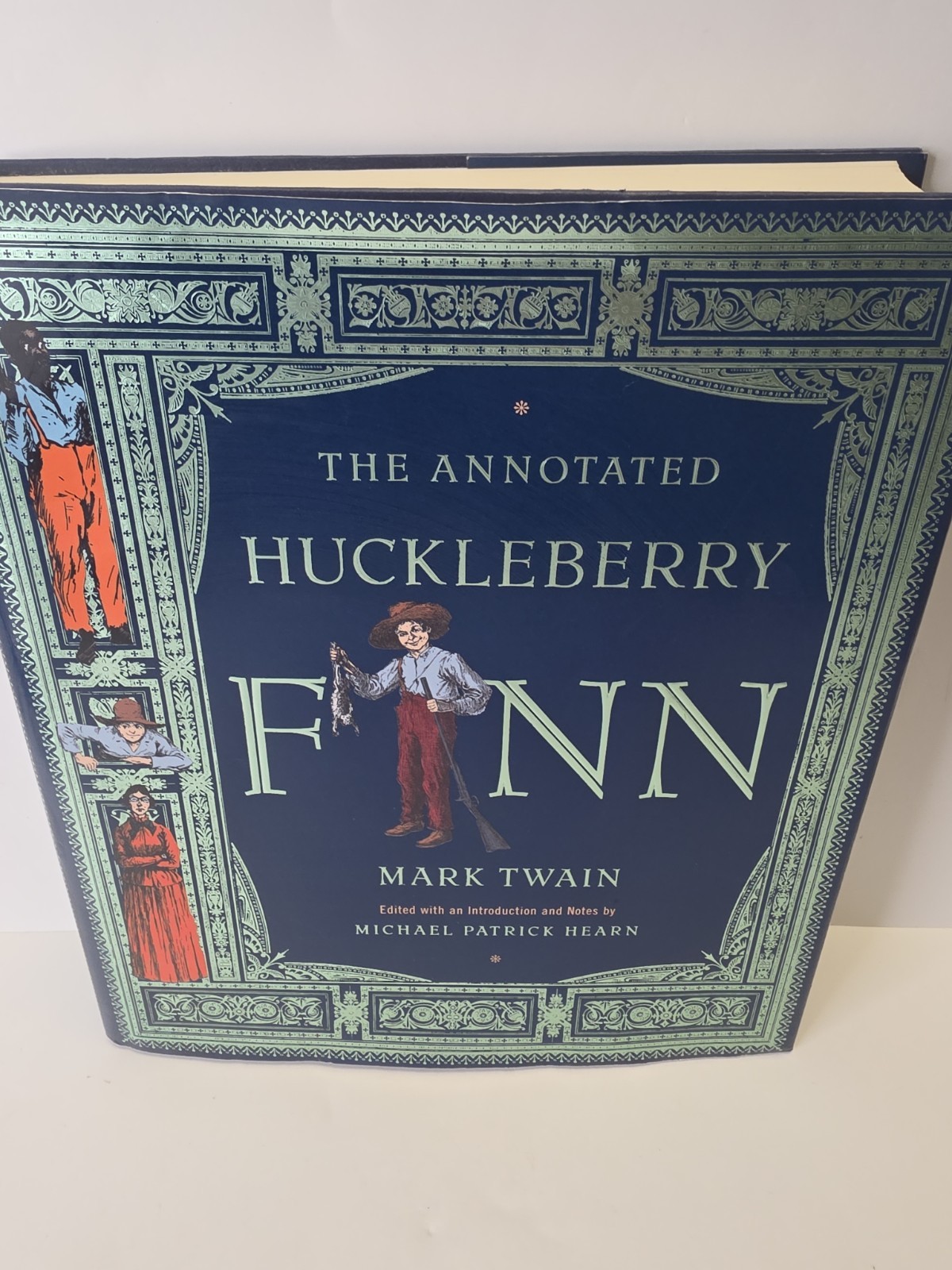 The Annotated Huckleberry Finn (The Annotated Books) – Hardcover – VERY GOOD