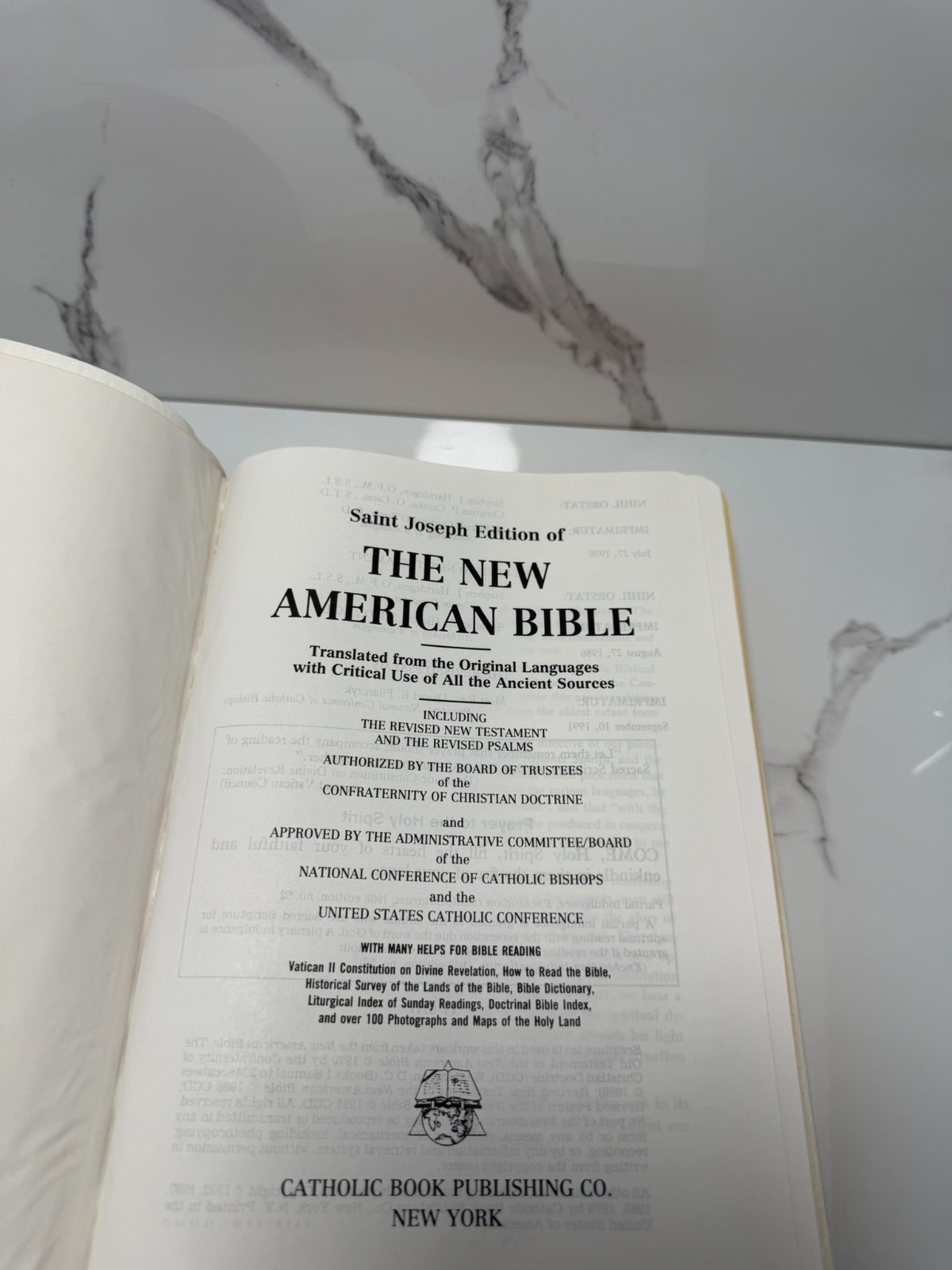 New American Bible White Leatherette Cover – Good Condition – 1991 Revised Psalm