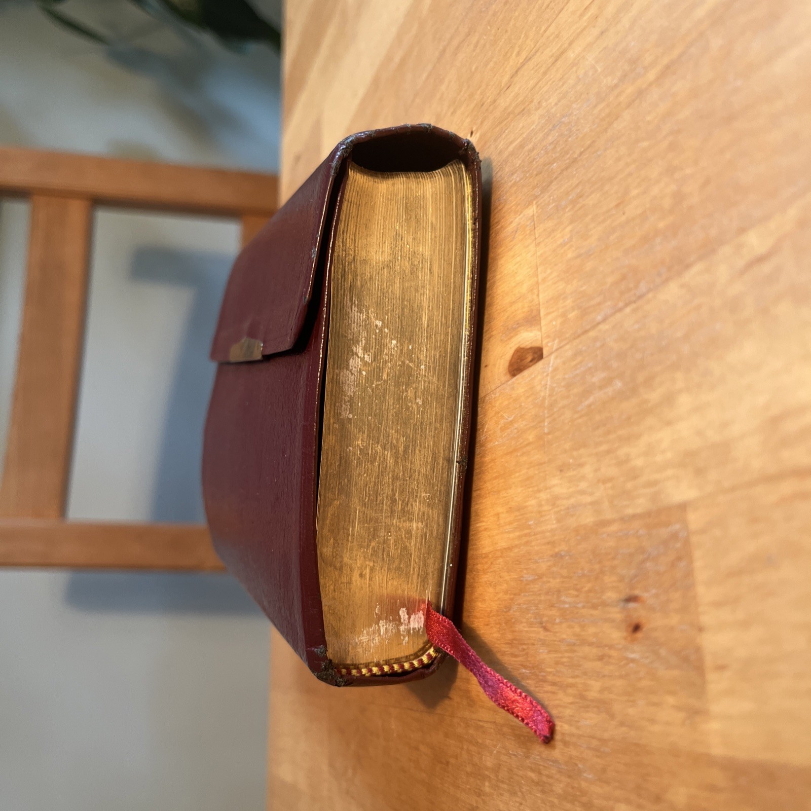 NKJV Holy Bible Nelson Publishers Bonded Leather Cover Snap 244SBG 1985 Compact