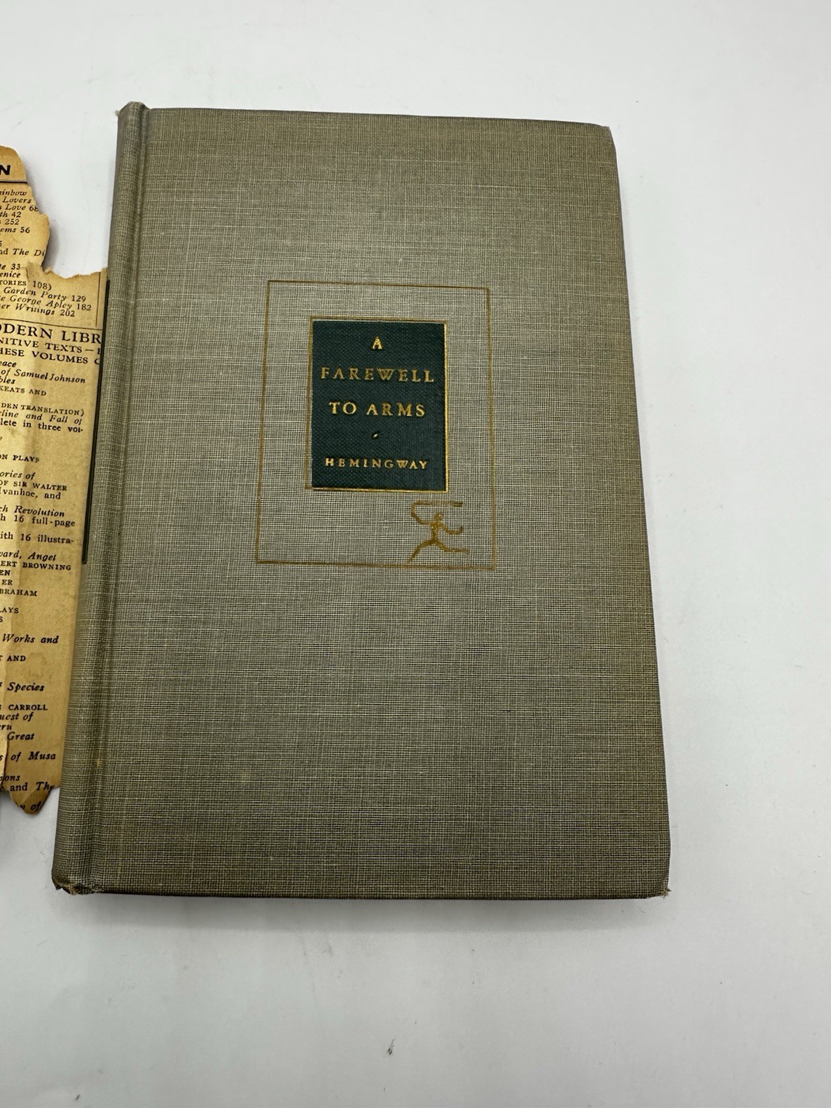 Ernest Hemingway A Farewell to Arms Modern Library HC w/ Dust Jacket