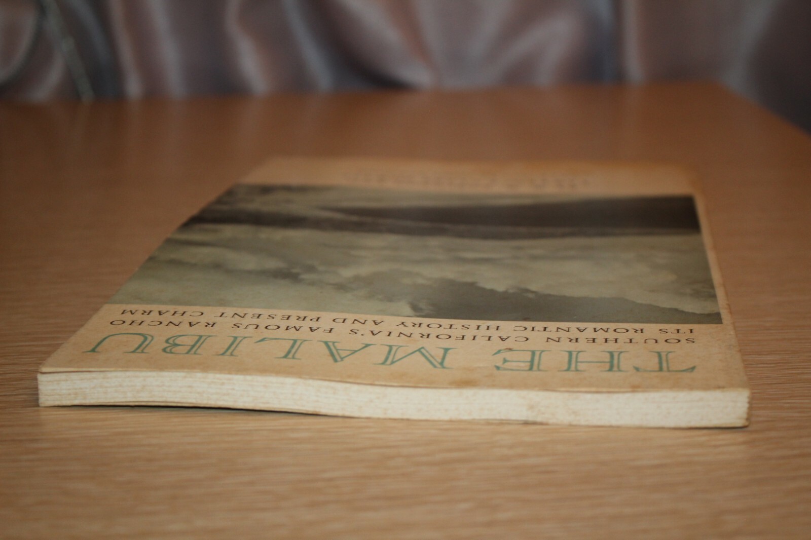 THE MALIBU Essays by W.W. Robinson Lawrence Clark Powell 1958 SIGNED Paperback