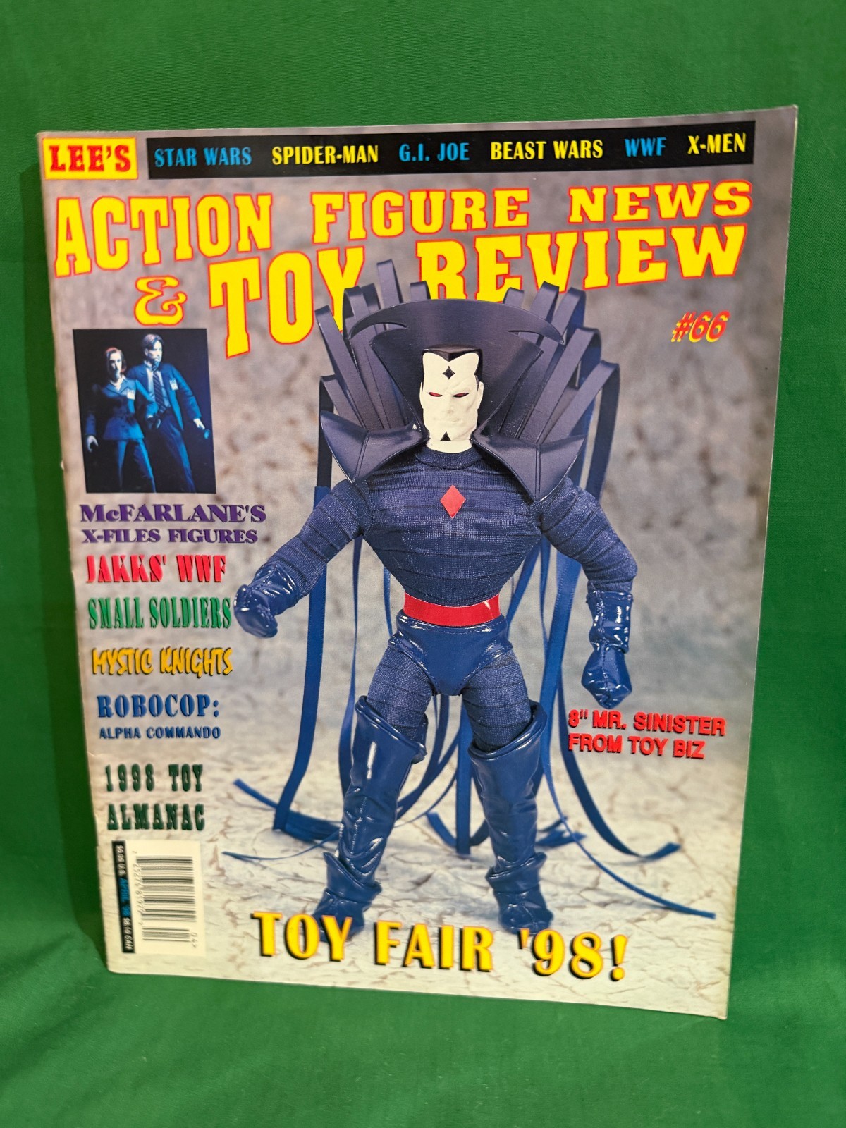 Lee’s Toy Review & Price Guide N0.66 WWF, Small Soldiers, Robocop, X-Files BX103
