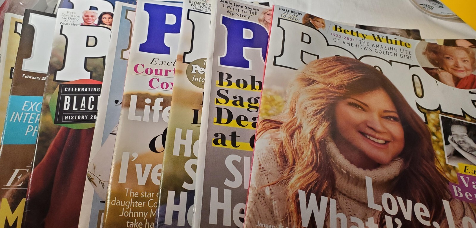 People Magazine back issues – 2021 to 2023 – pick the issues you want