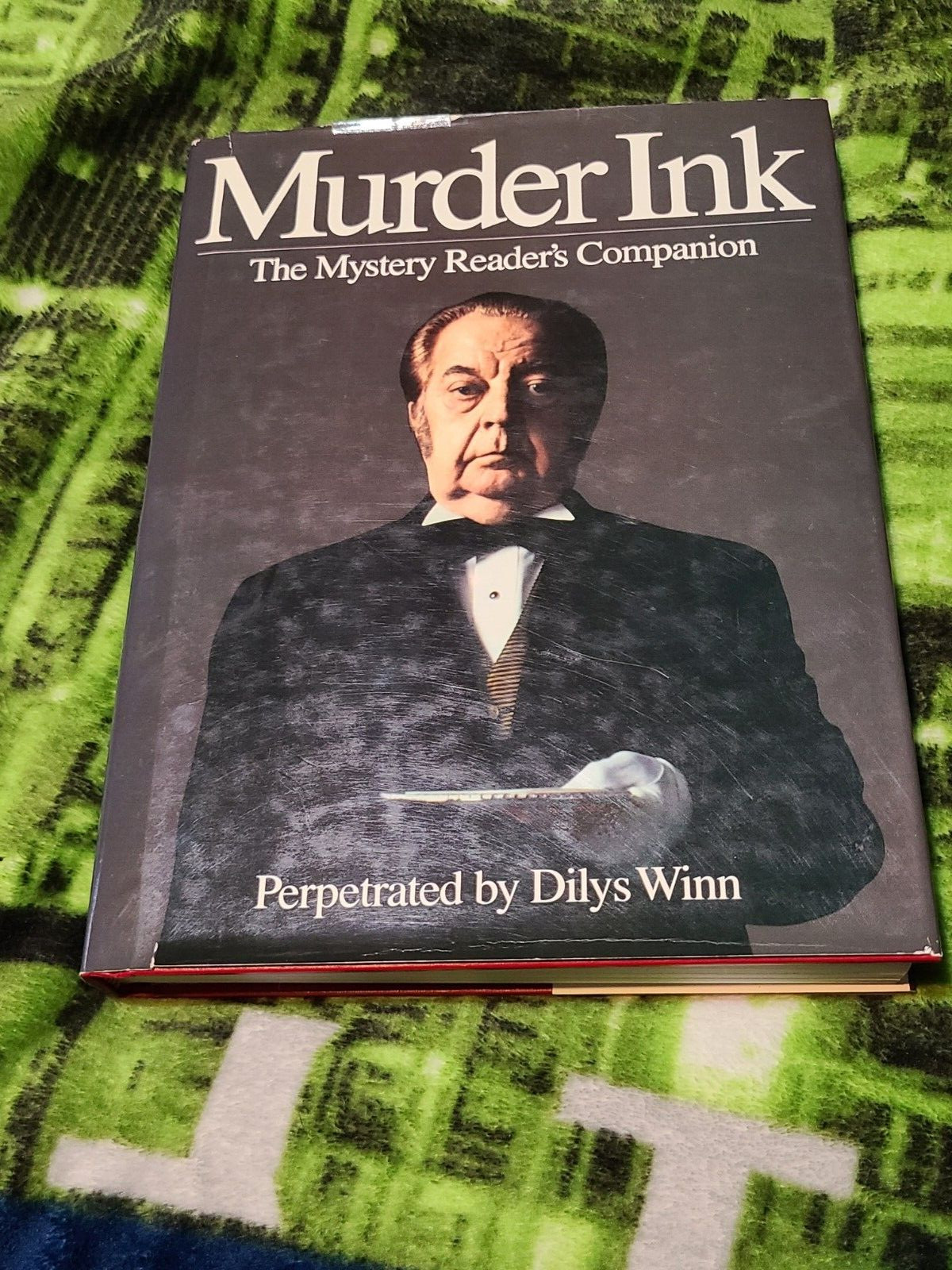 Murder Ink The Mystery reader’s Companion H/C D/J 522 Pages